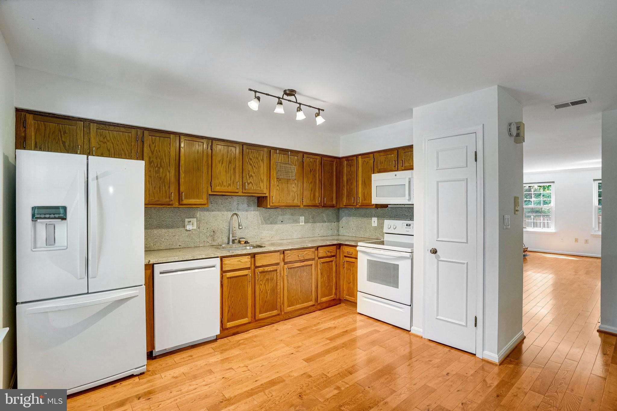 6029 HEATHERWOOD DRIVE