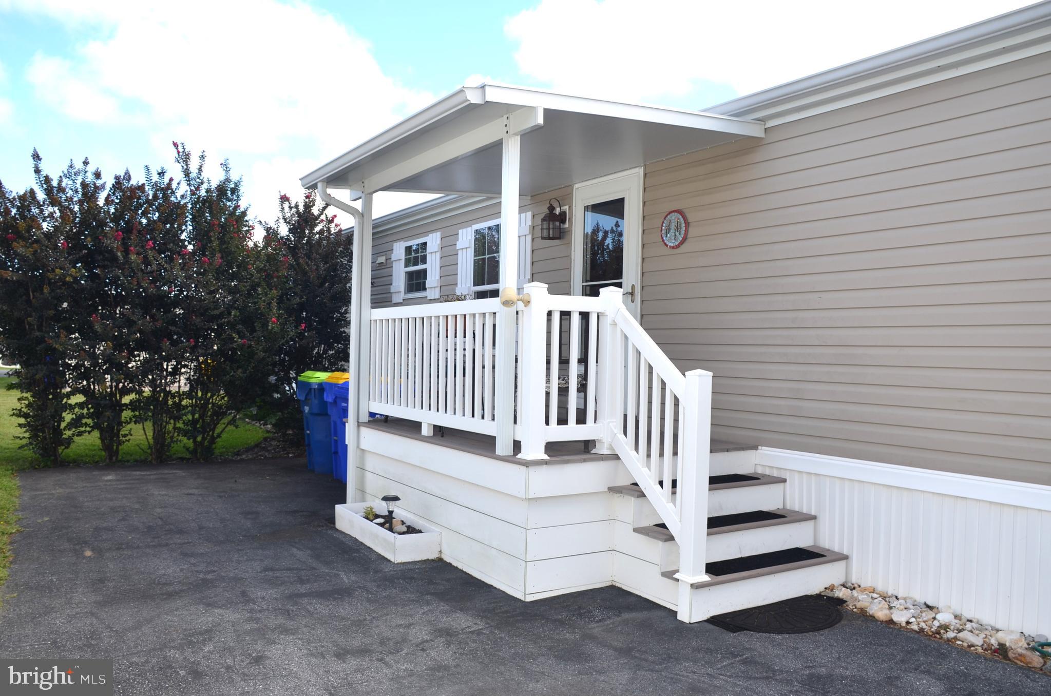 16 COLONIAL LANE 53536