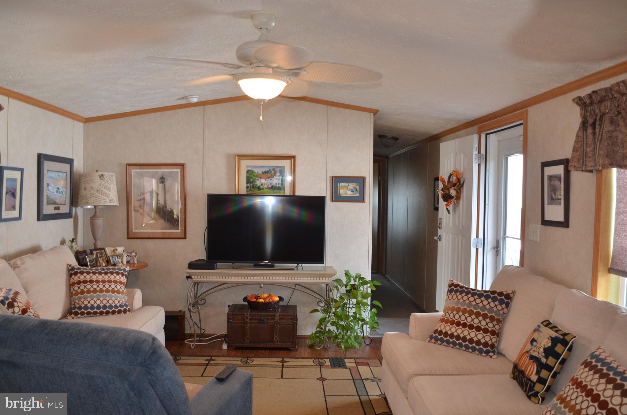 COLONIAL EAST MHP - Residential