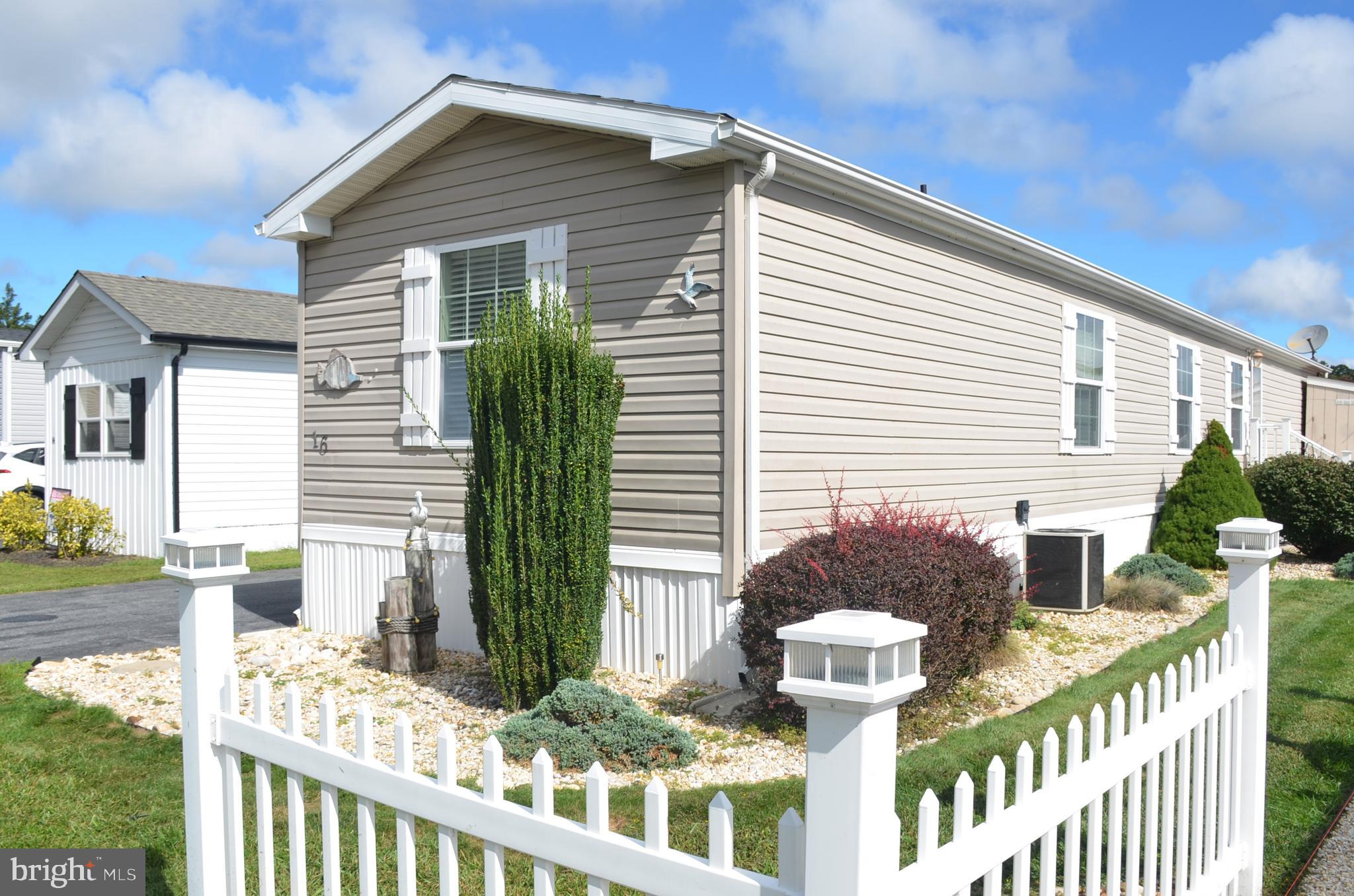 16 COLONIAL LANE 53536