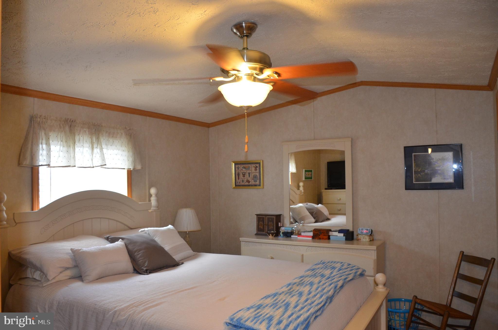 COLONIAL EAST MHP - Residential