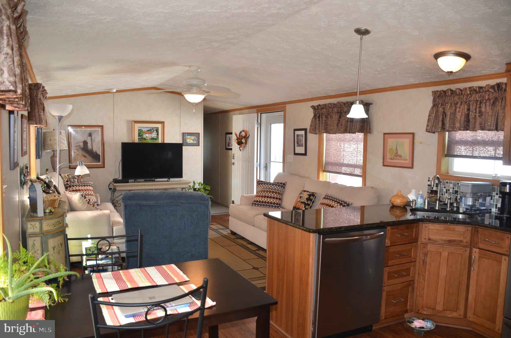 COLONIAL EAST MHP - Residential