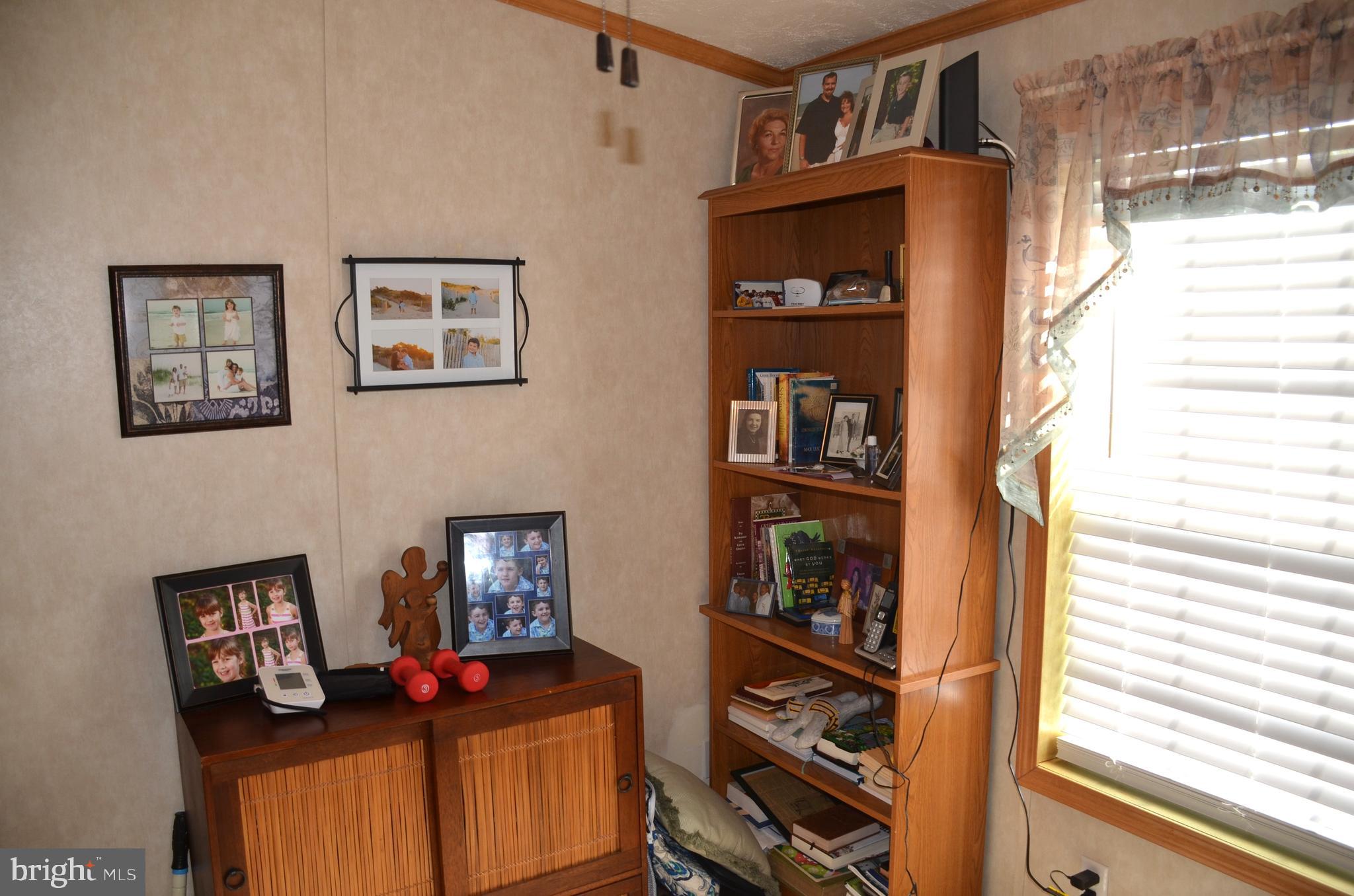 COLONIAL EAST MHP - Residential