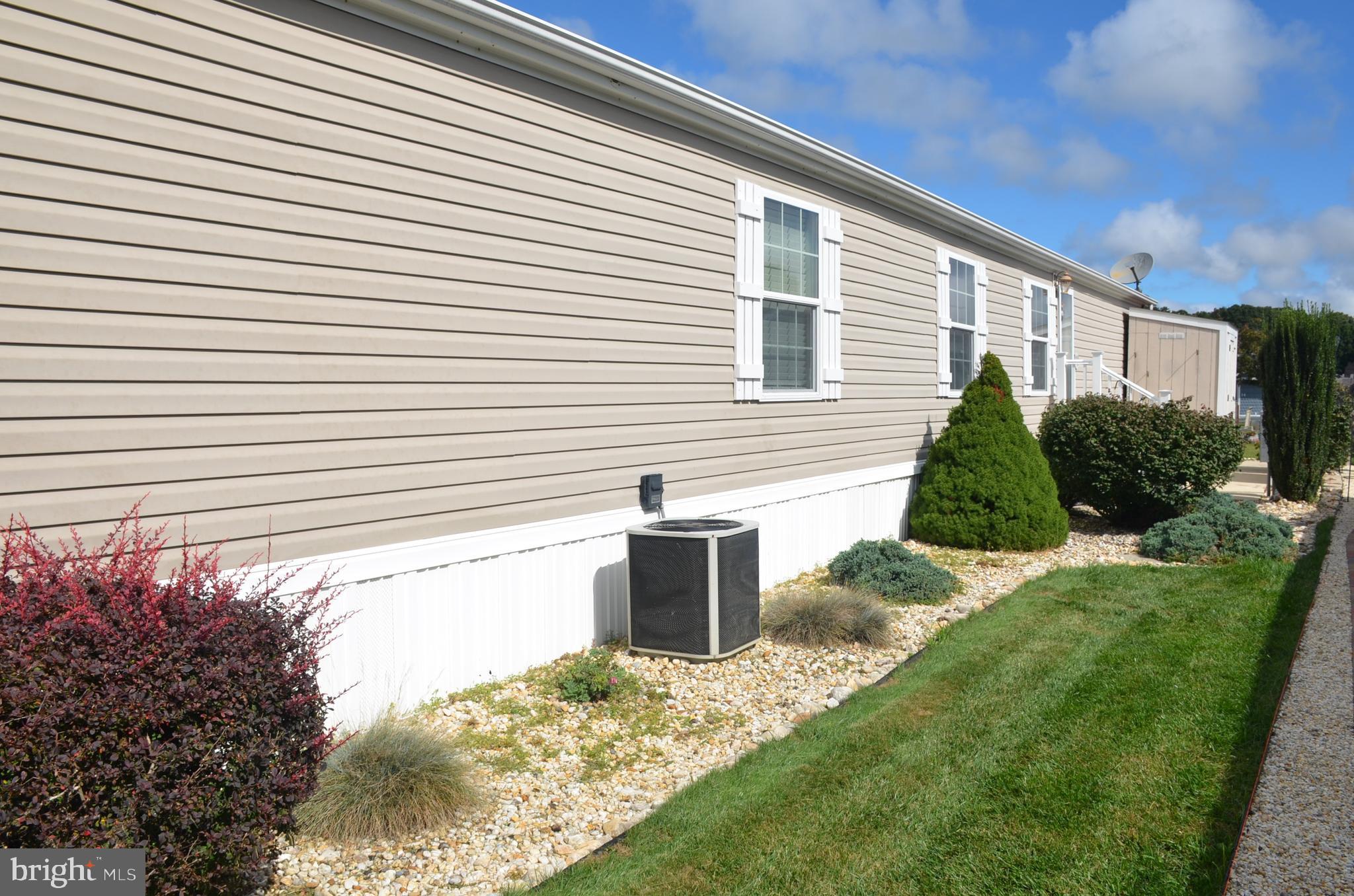 16 COLONIAL LANE 53536