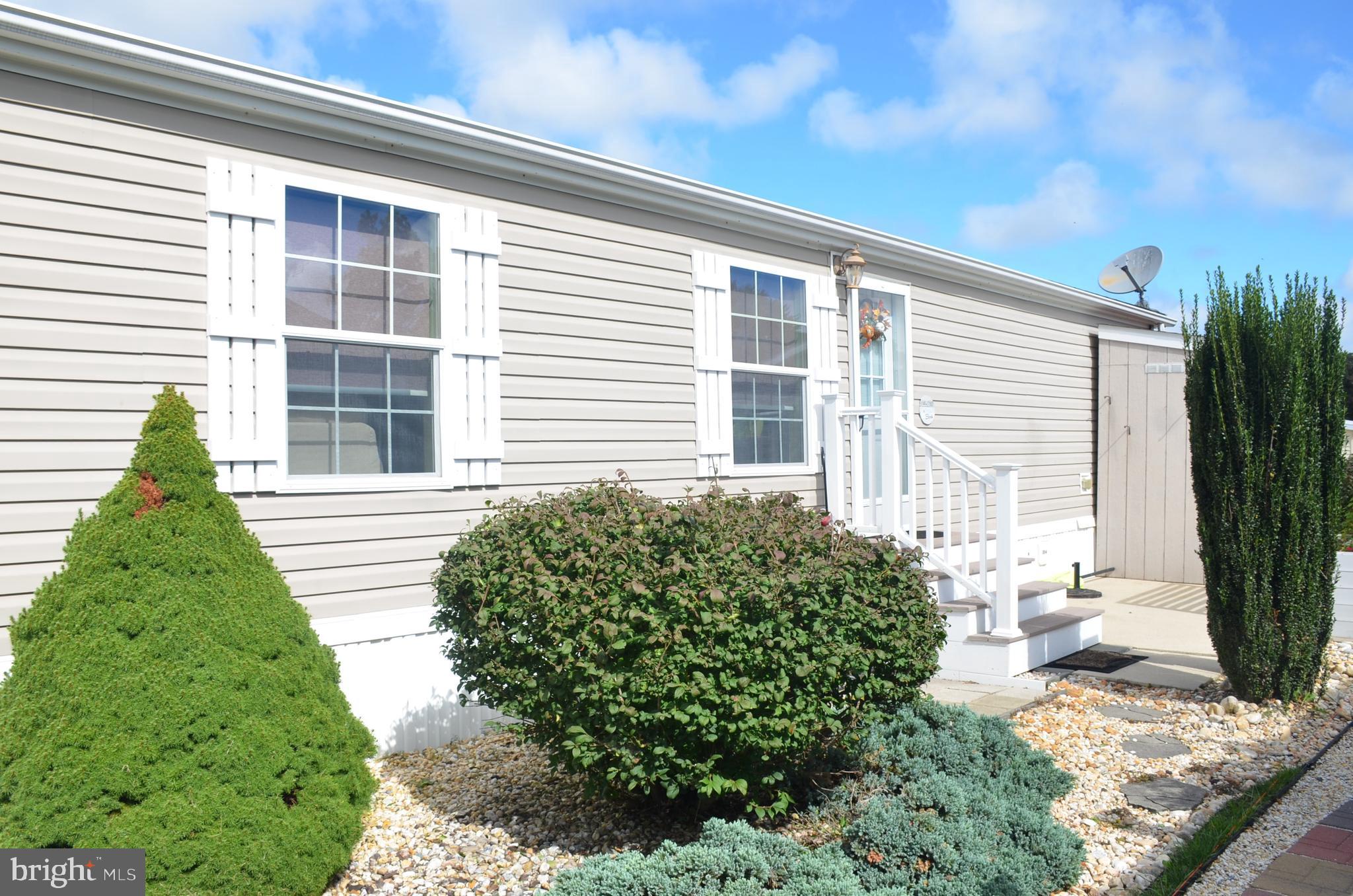 16 COLONIAL LANE 53536