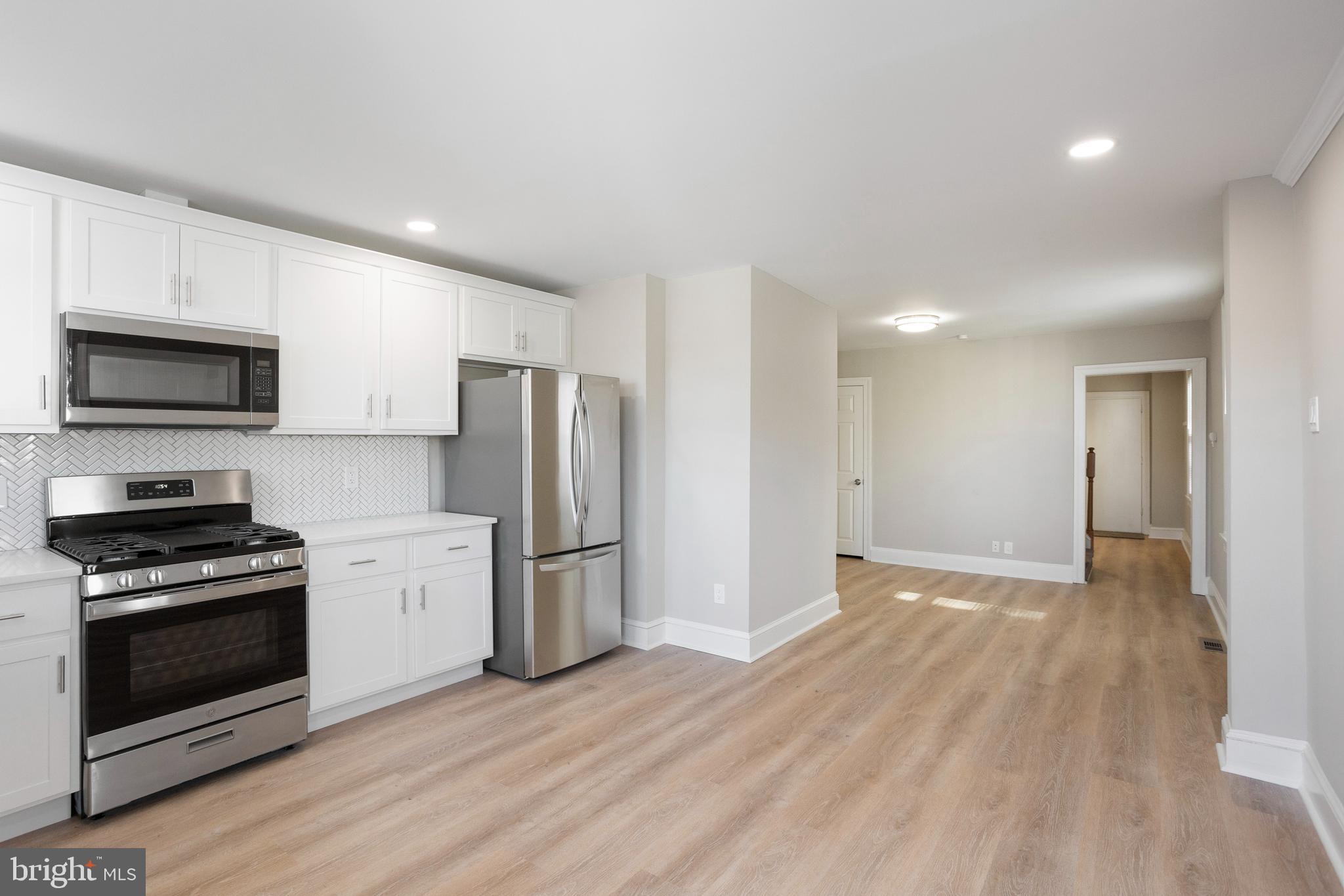 809 N PROVIDENCE ROAD