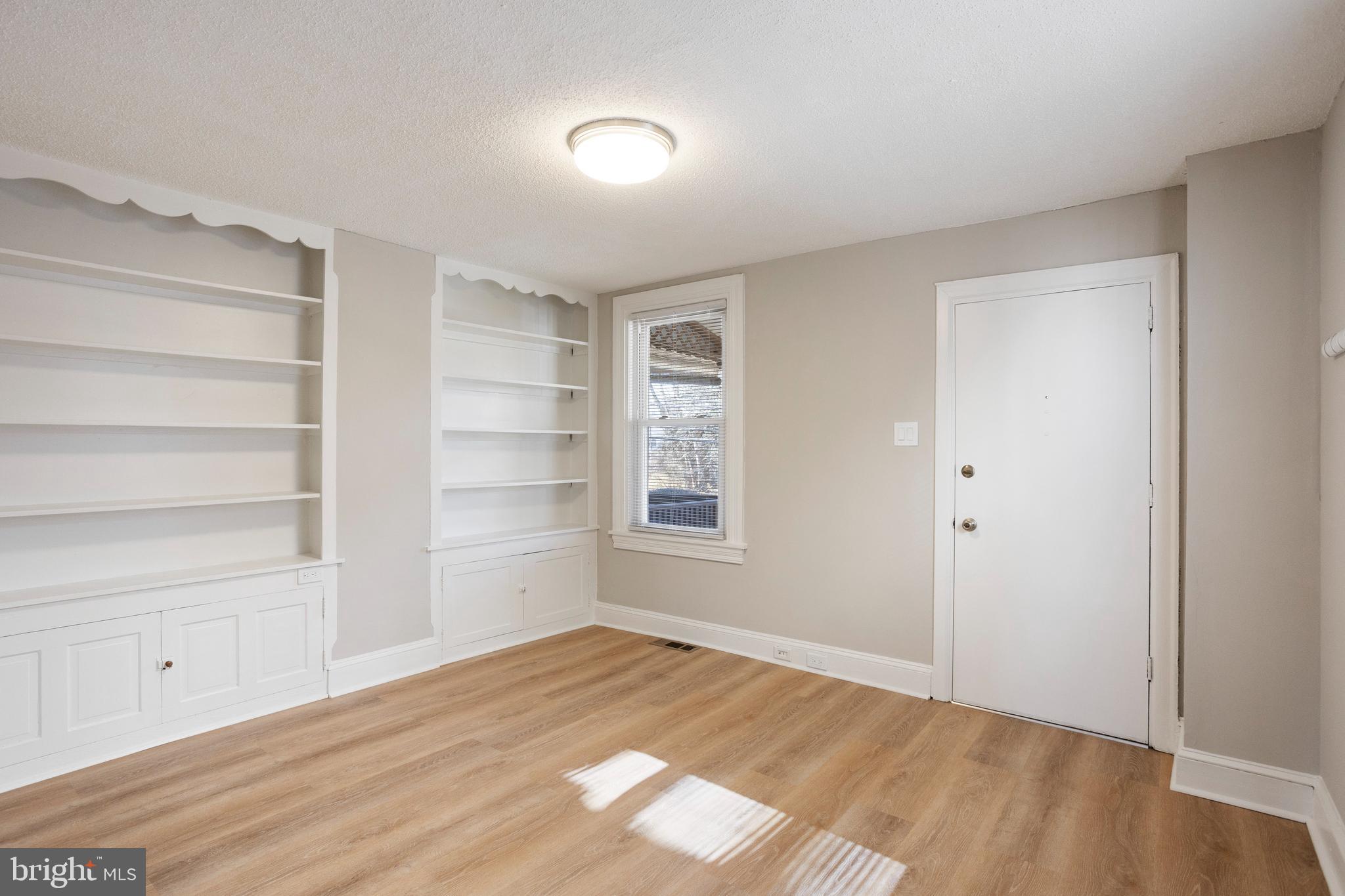 809 N PROVIDENCE ROAD