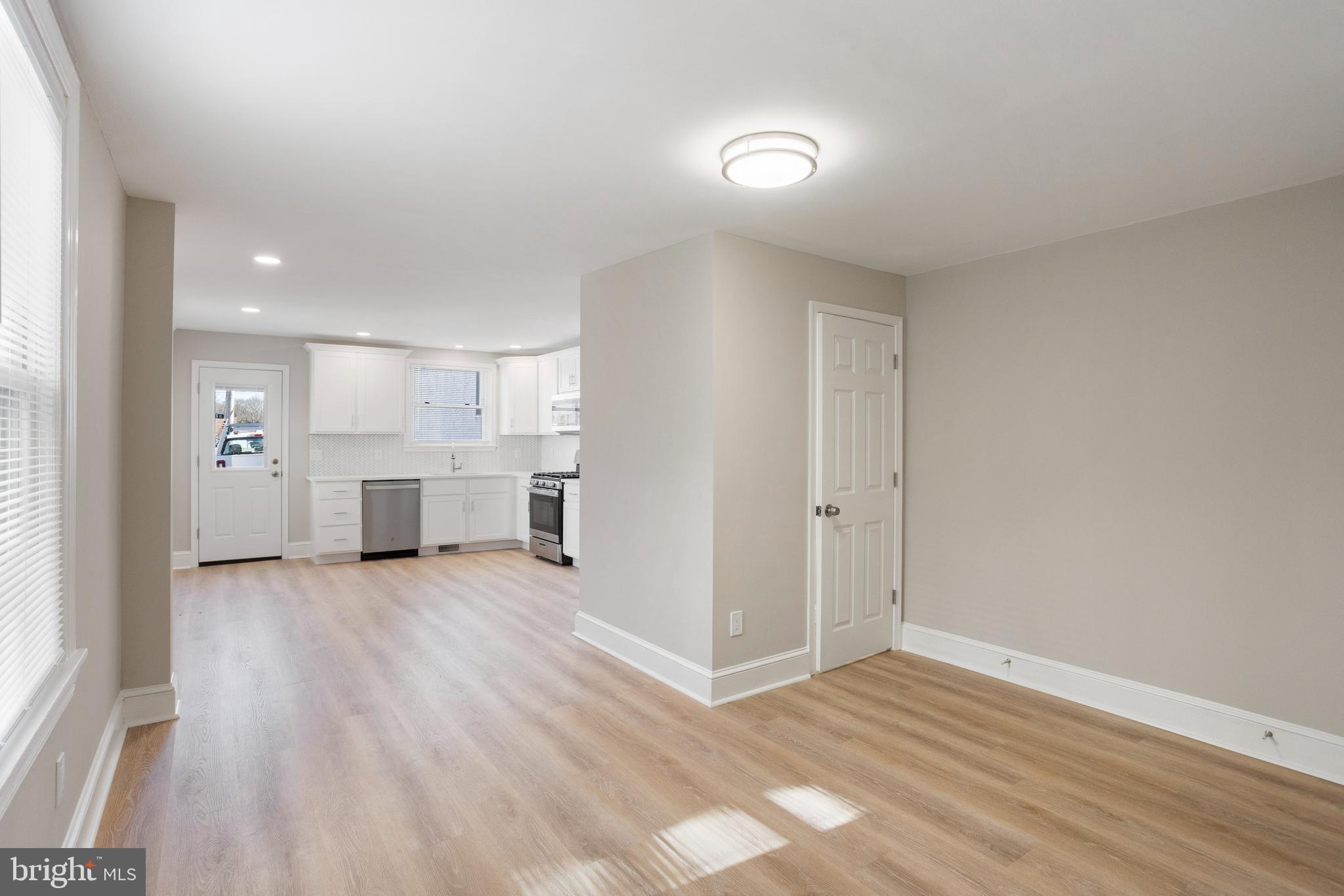 809 N PROVIDENCE ROAD