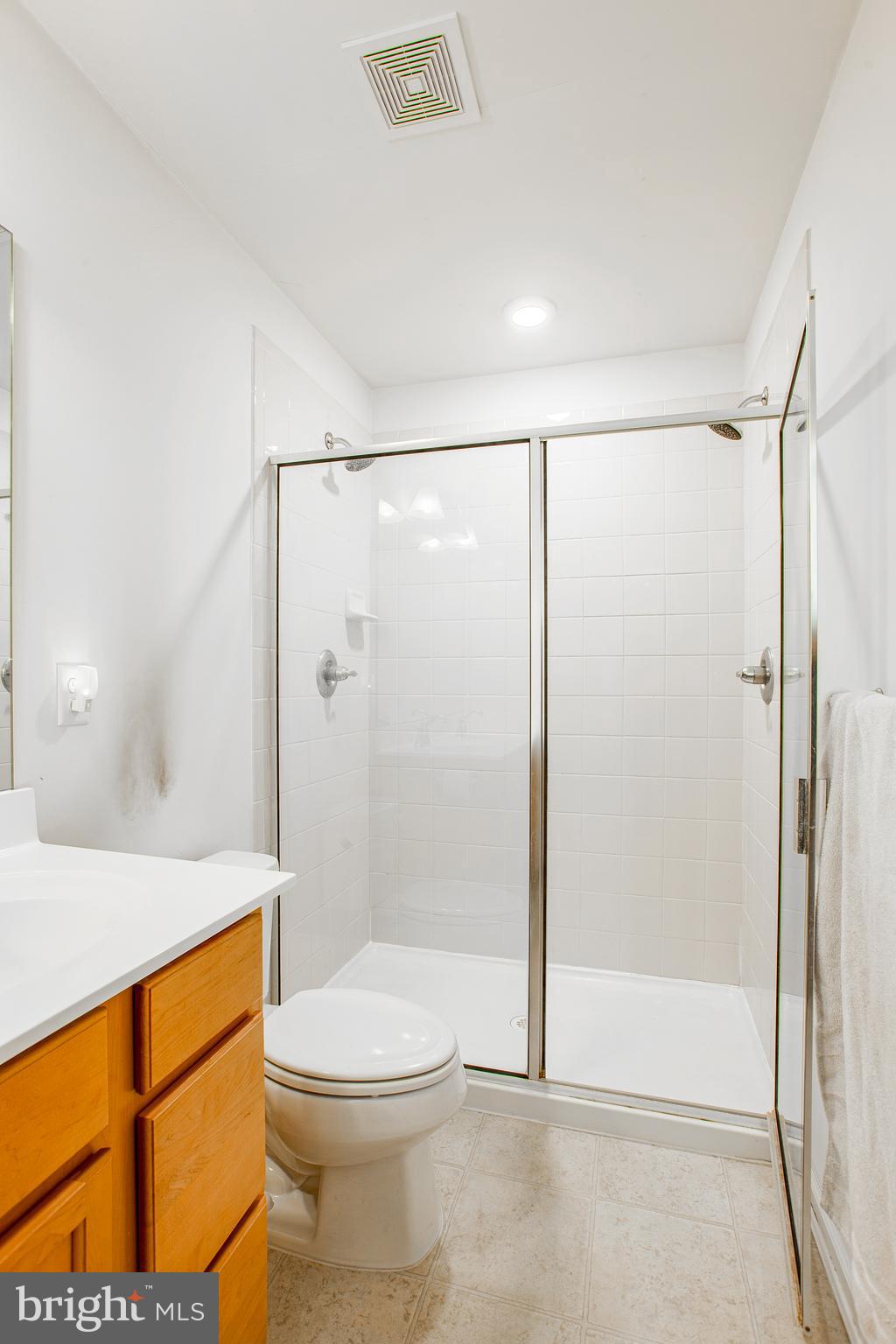 ANDALE GREEN - Residential Lease