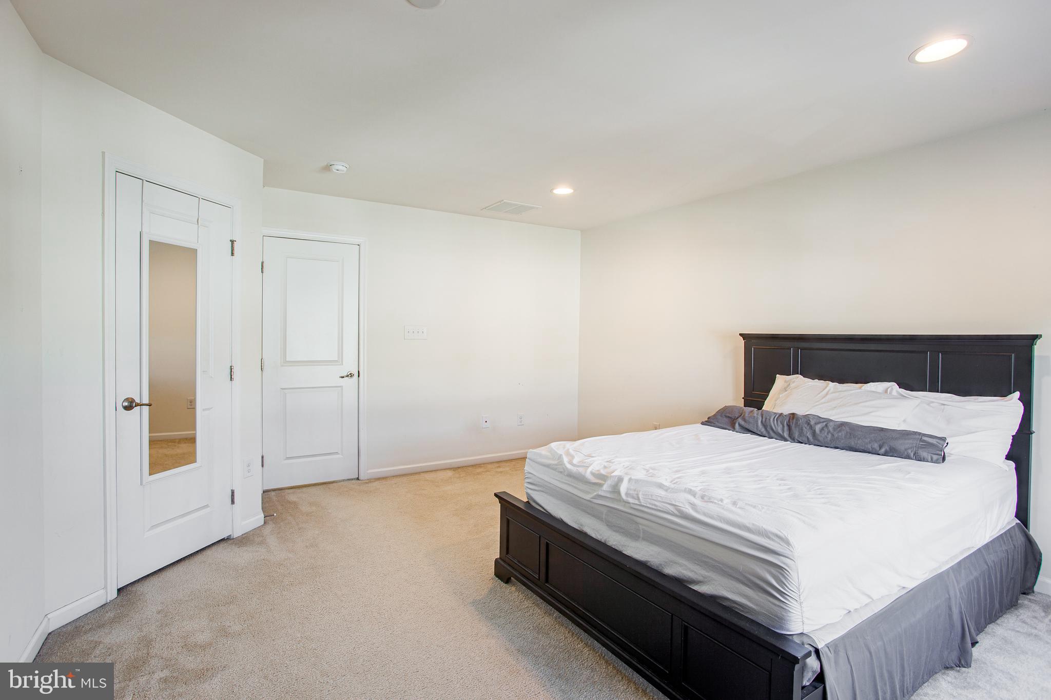 ANDALE GREEN - Residential Lease