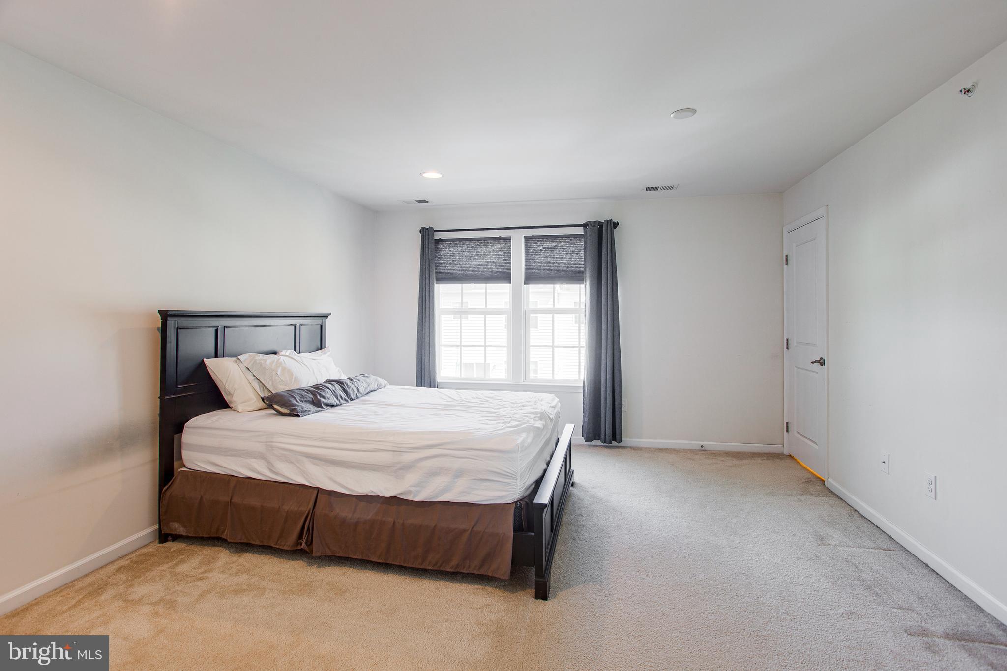 ANDALE GREEN - Residential Lease