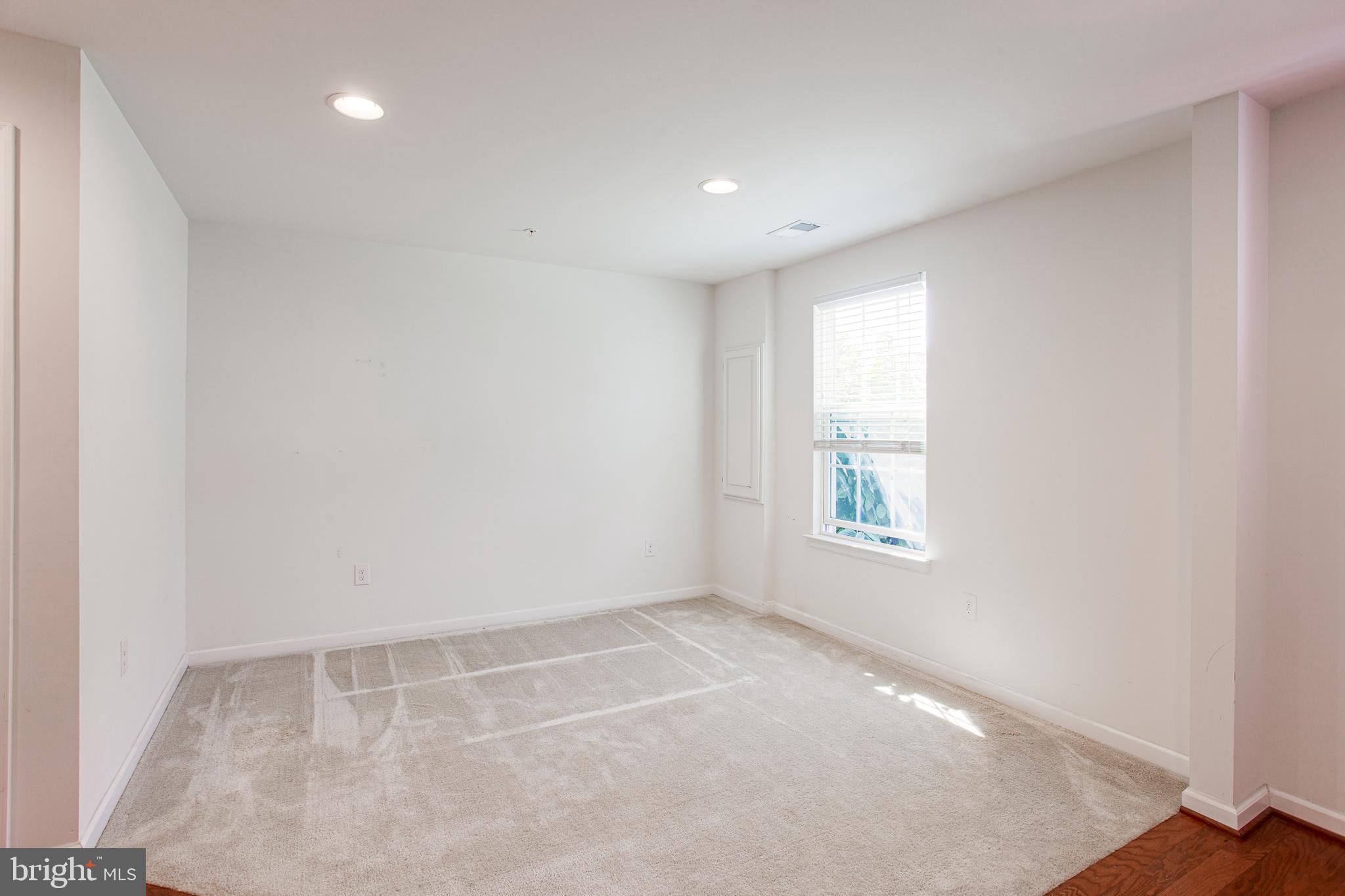 ANDALE GREEN - Residential Lease