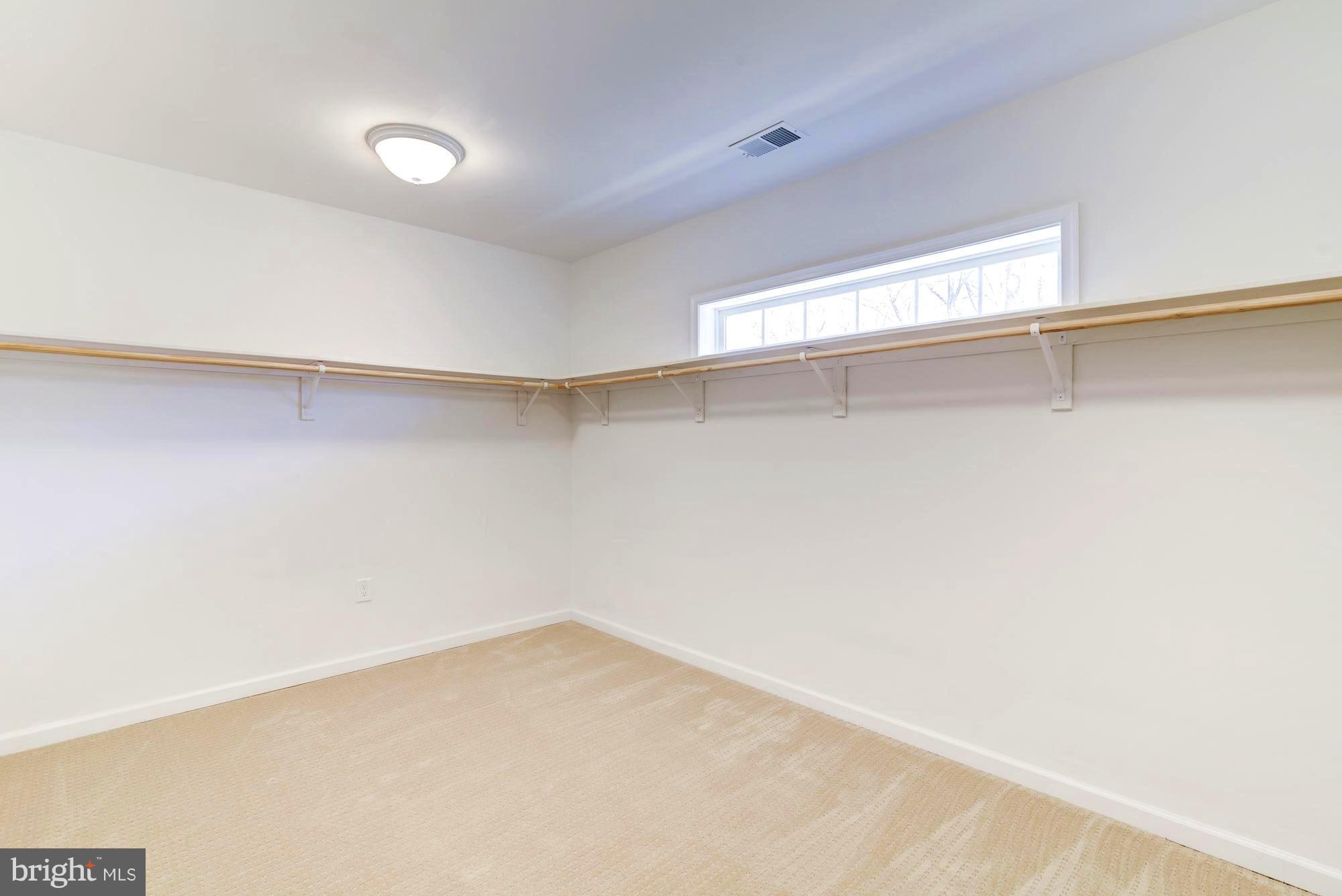 DUNN LORING WOODS - Residential