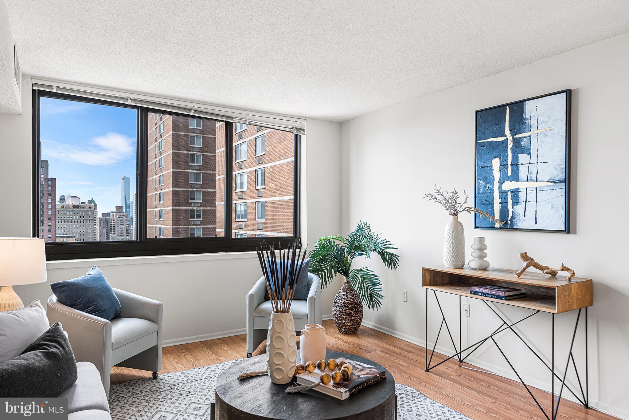 ACADEMY HOUSE - Residential