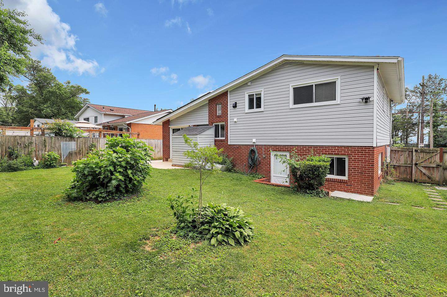 STONEYBROOK ESTATES - Residential Lease