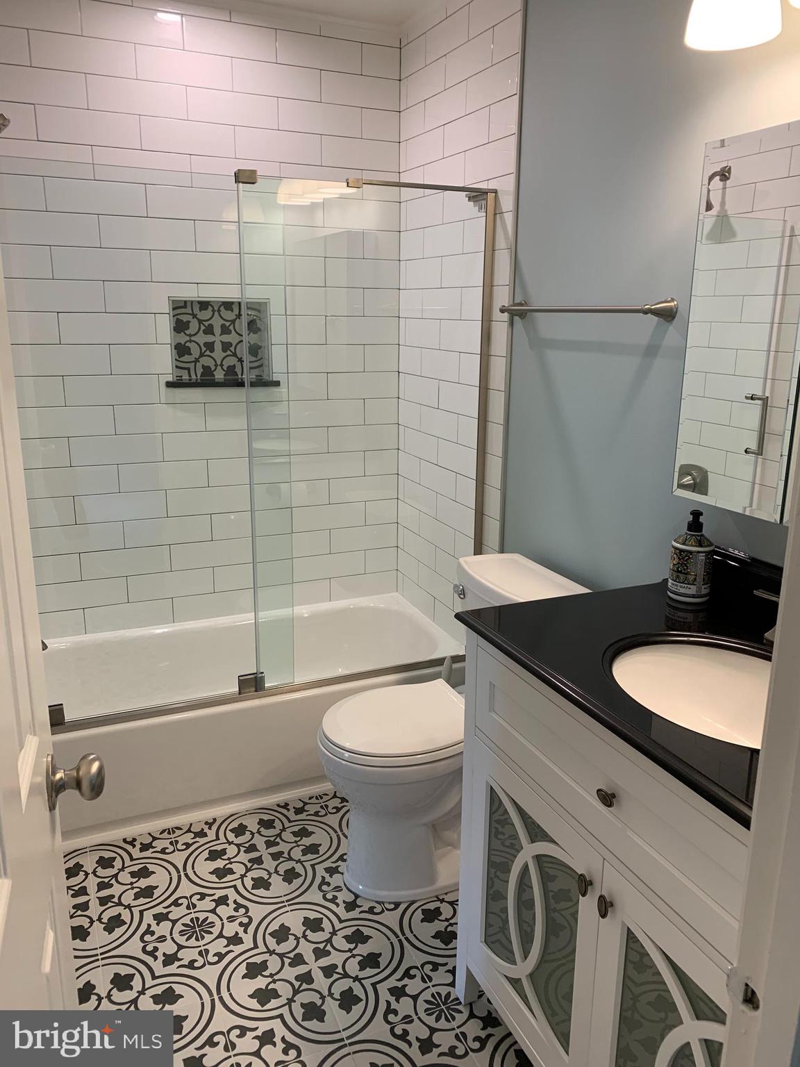 LONDON TOWN WEST - Residential Lease