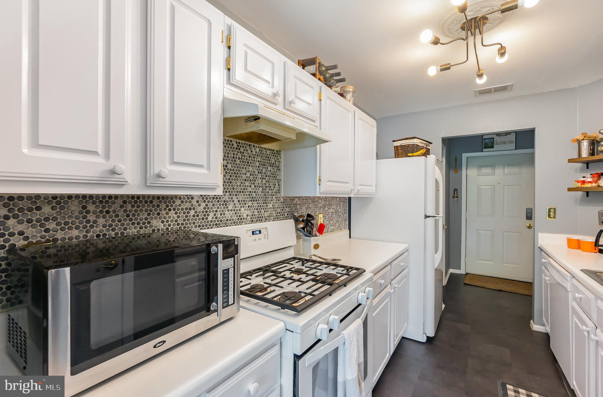 ENGLISH COUNTRY MANOR - Residential