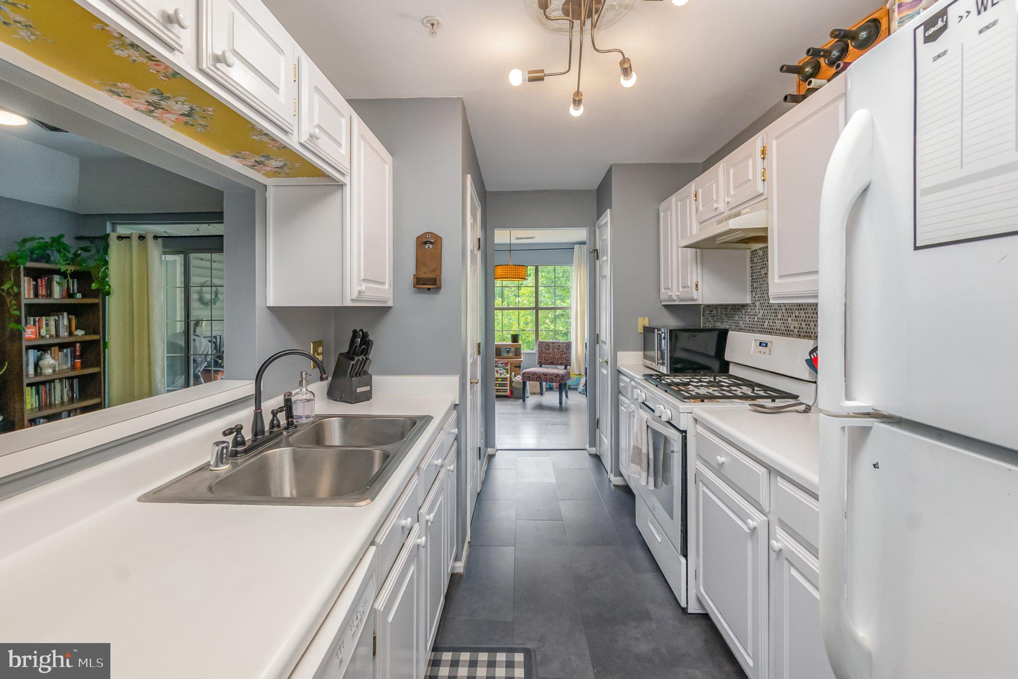 ENGLISH COUNTRY MANOR - Residential