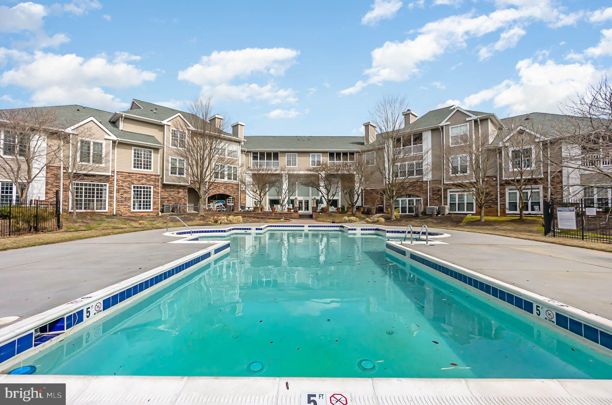 ENGLISH COUNTRY MANOR - Residential