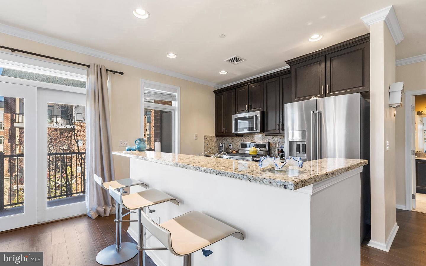 401 CARSON T TERRACE