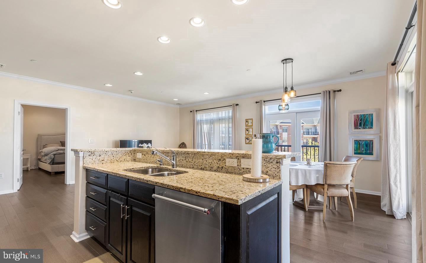 401 CARSON T TERRACE