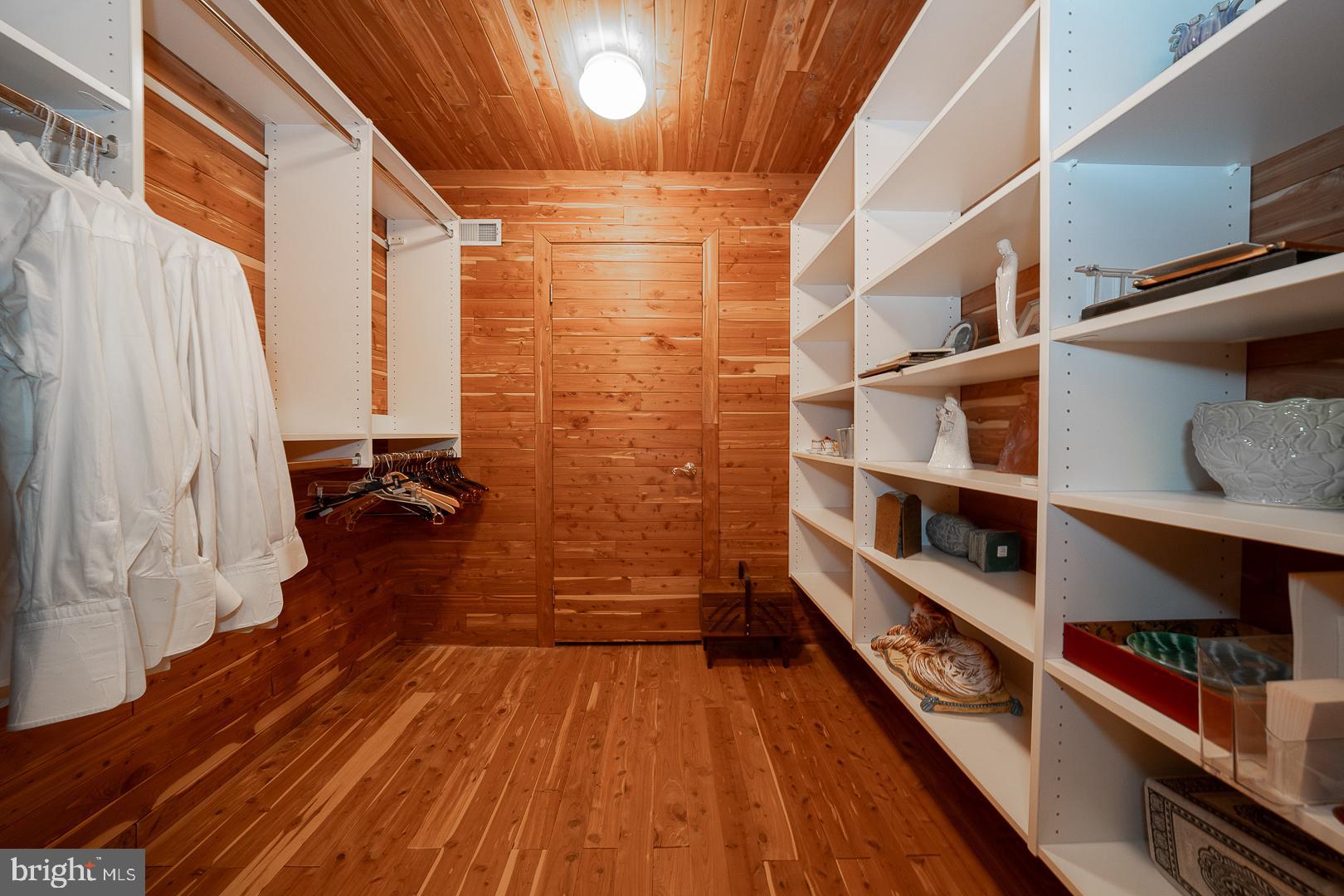 STURBRIDGE - Residential