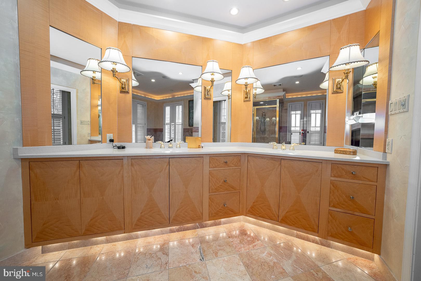 STURBRIDGE - Residential