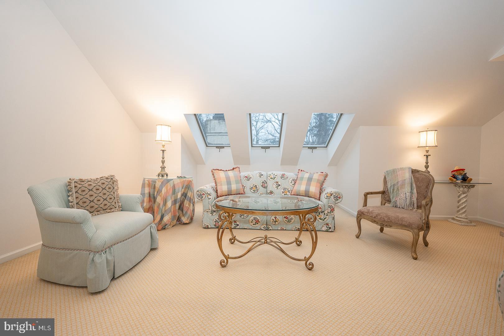 STURBRIDGE - Residential