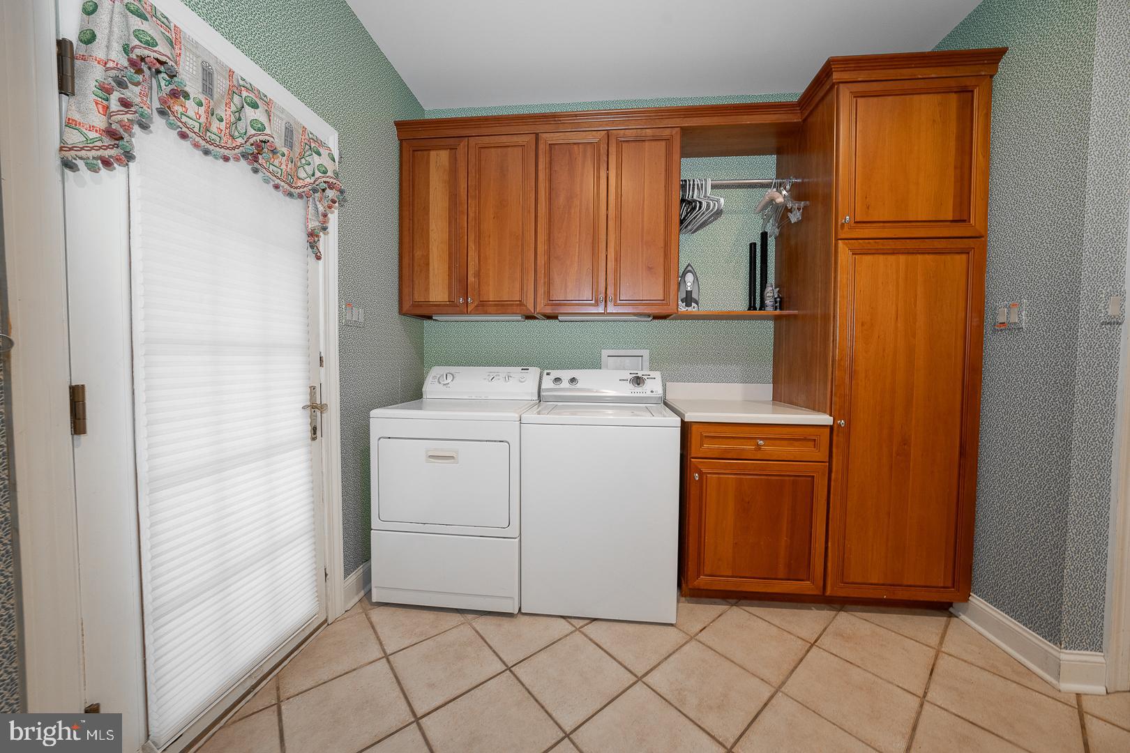 STURBRIDGE - Residential