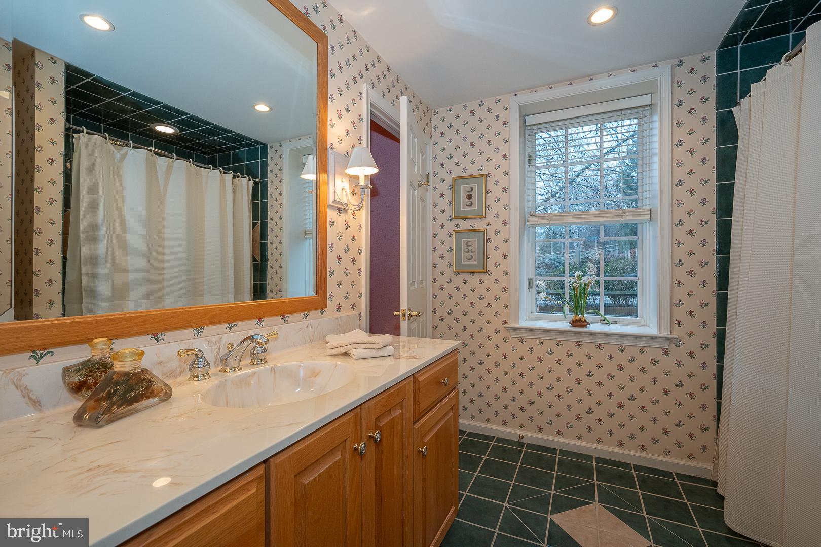 STURBRIDGE - Residential