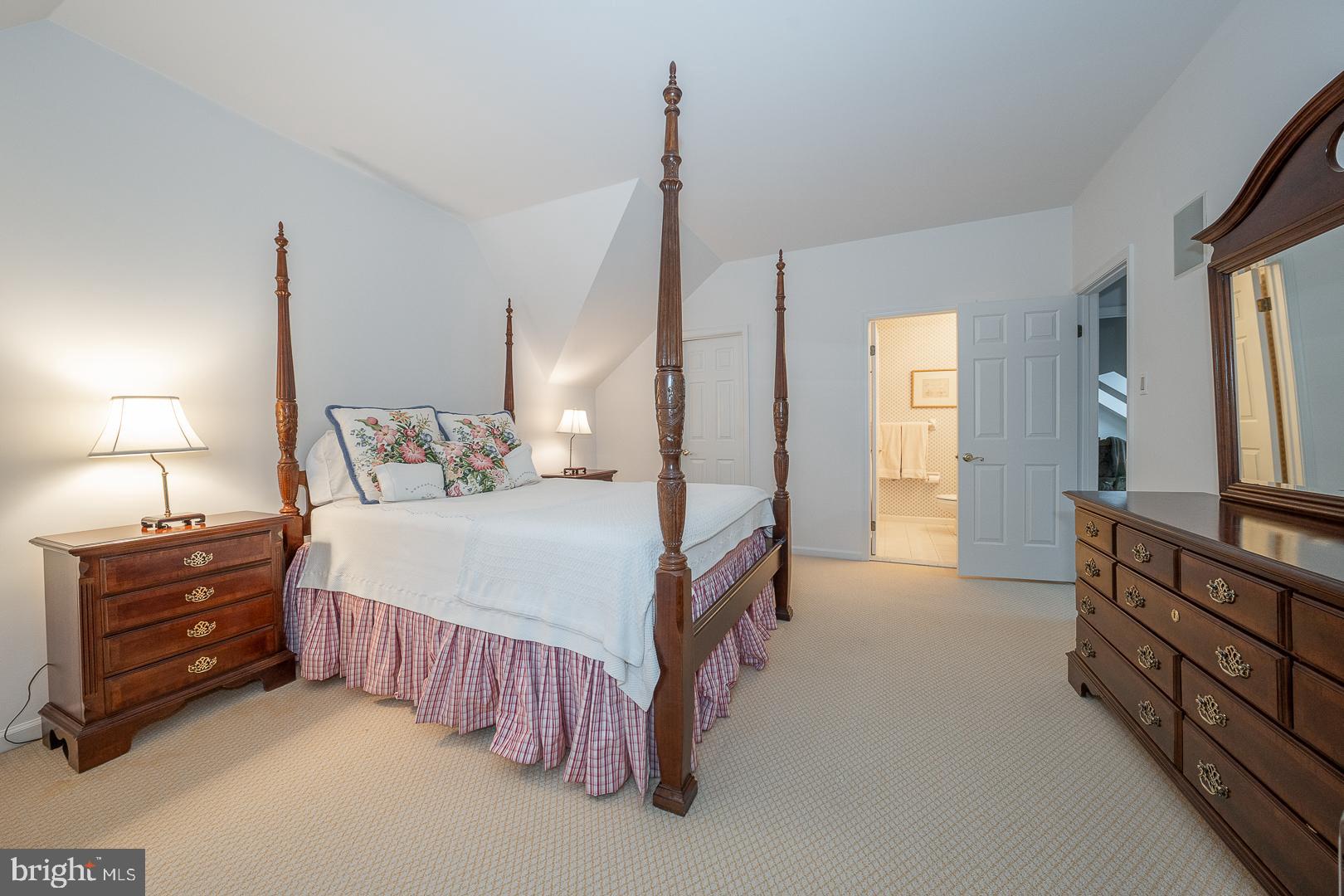 STURBRIDGE - Residential