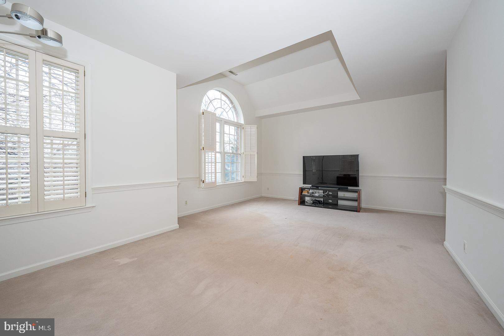 STURBRIDGE - Residential