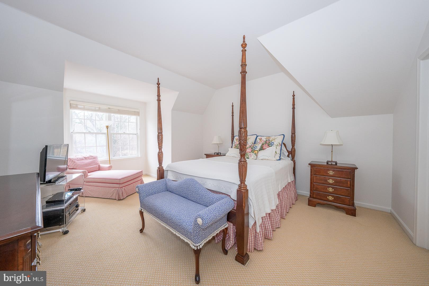 STURBRIDGE - Residential