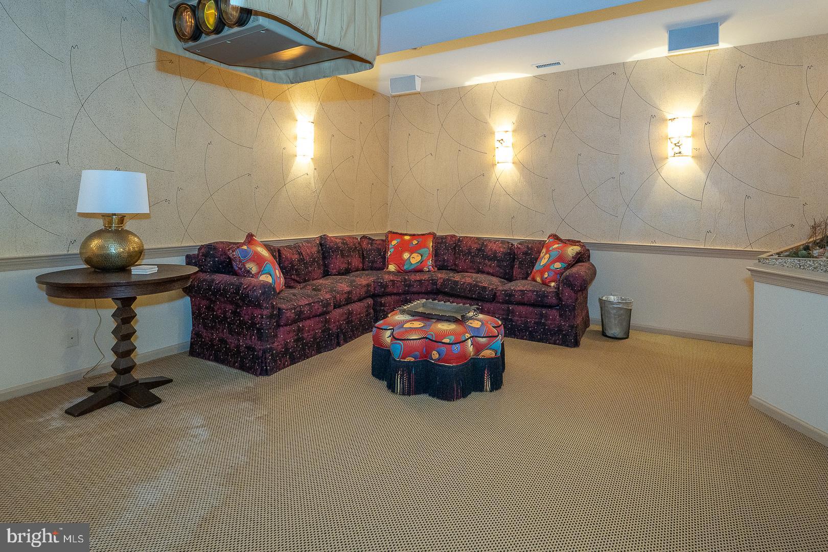 STURBRIDGE - Residential