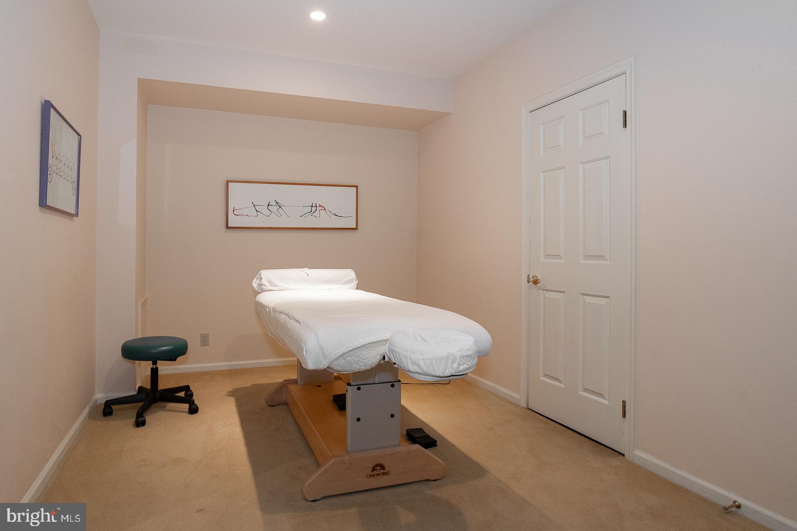 STURBRIDGE - Residential