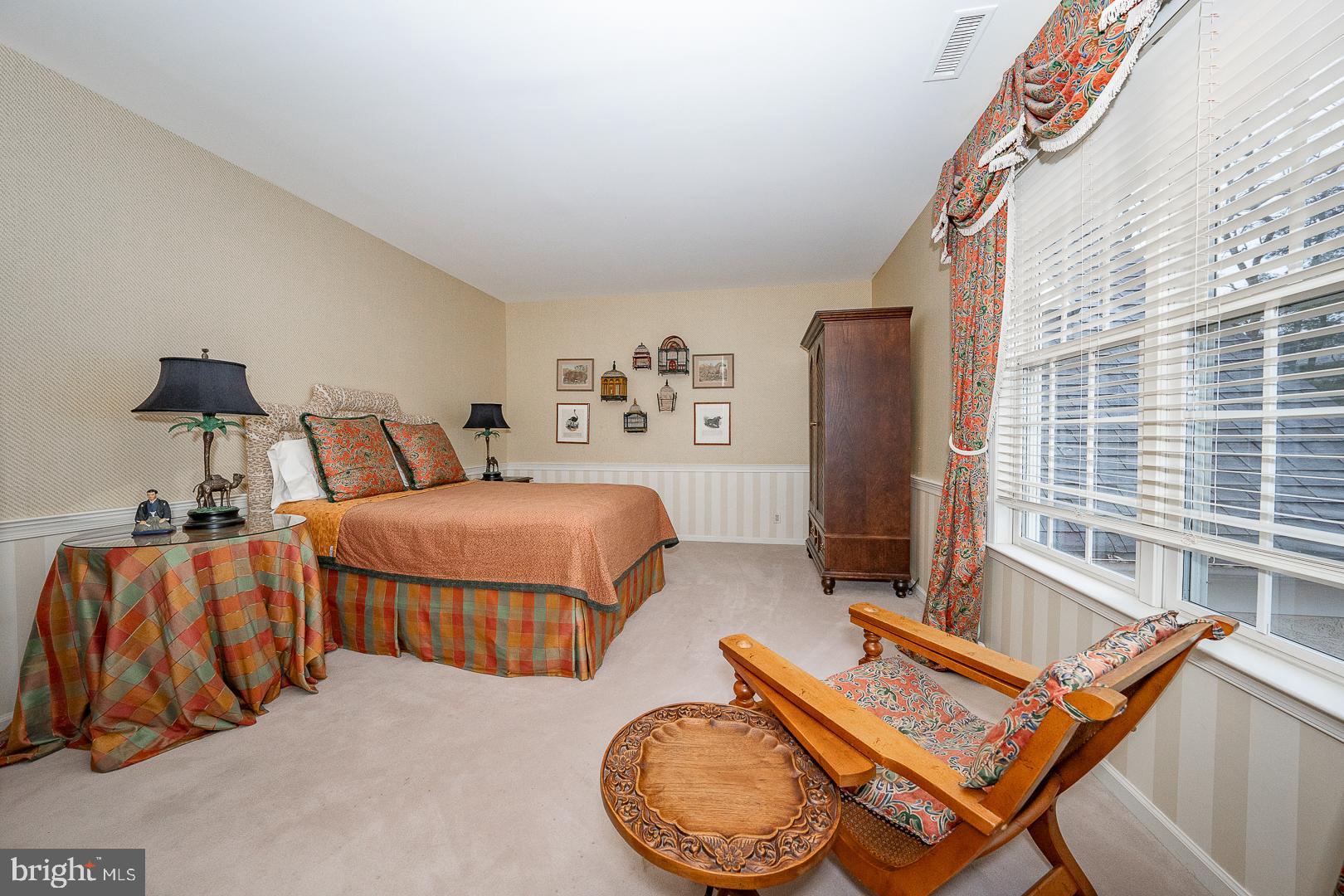 STURBRIDGE - Residential