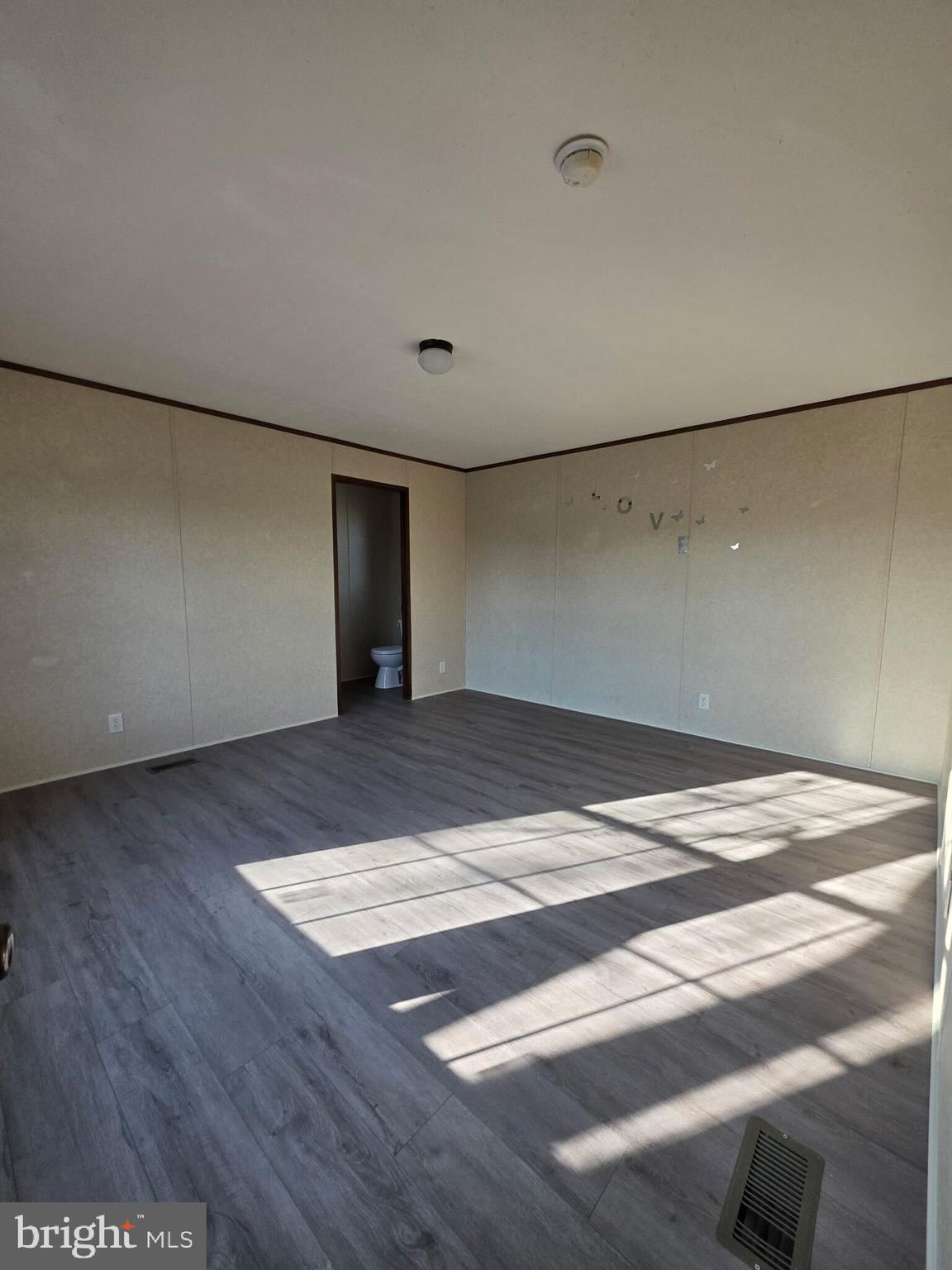 MORELAND TRAILER - Residential