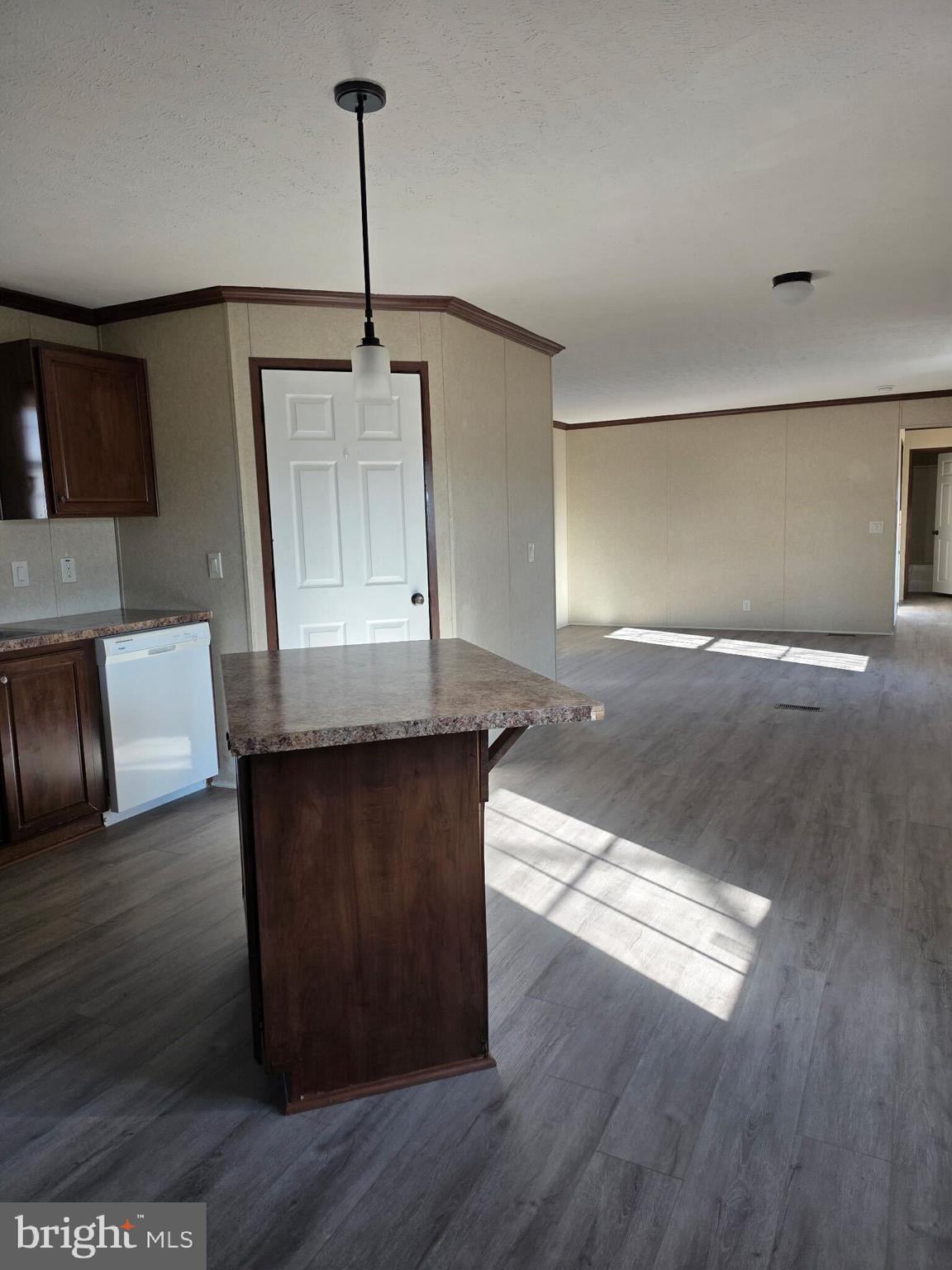 MORELAND TRAILER - Residential