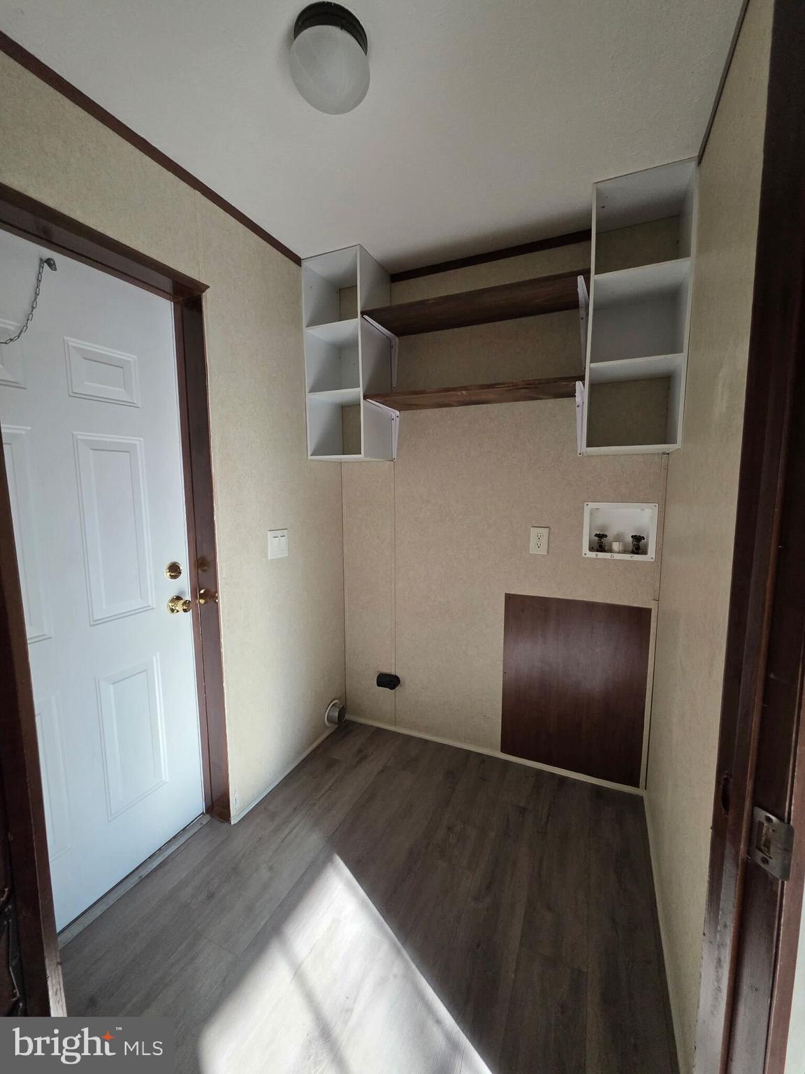 MORELAND TRAILER - Residential