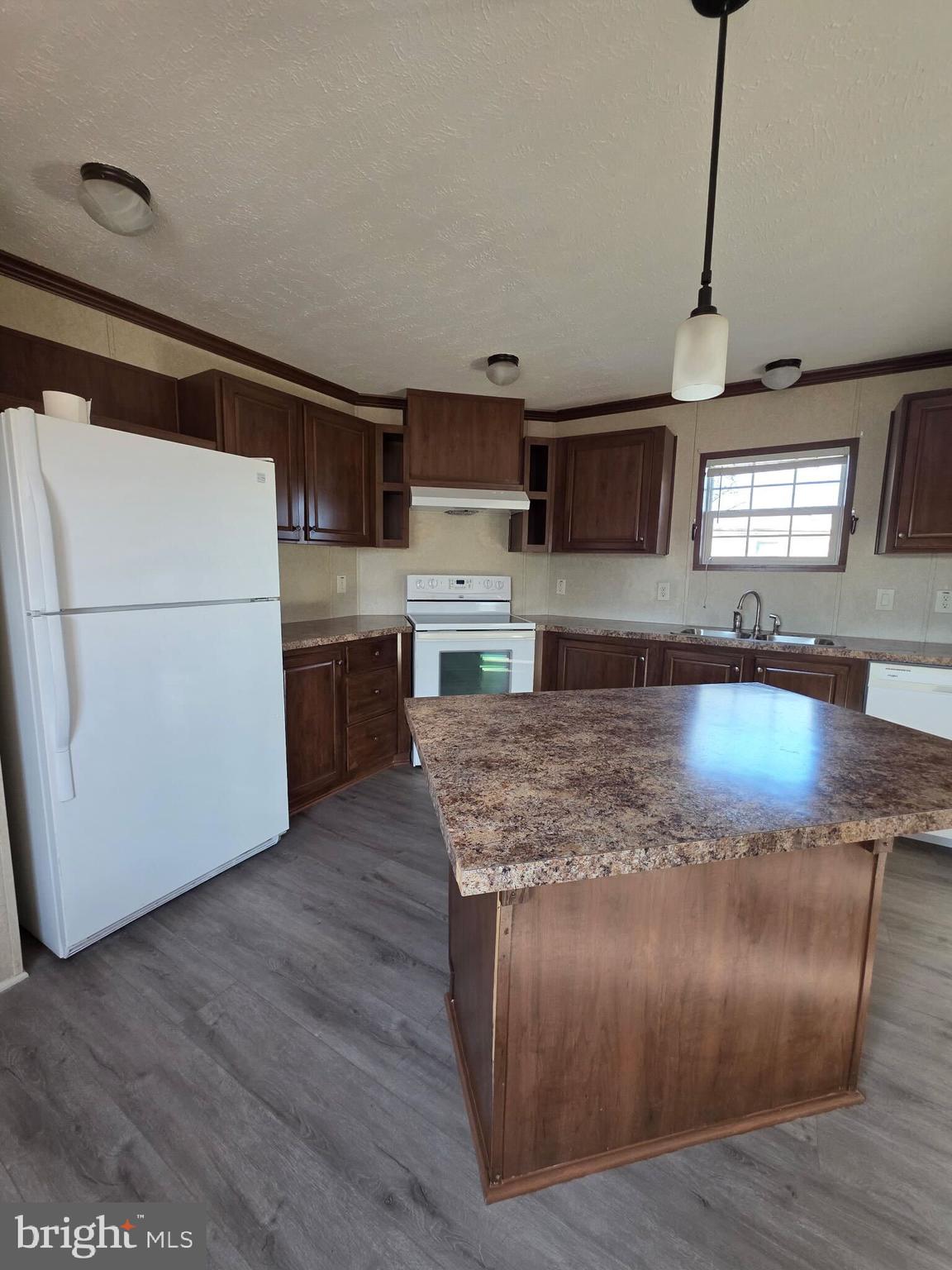 MORELAND TRAILER - Residential