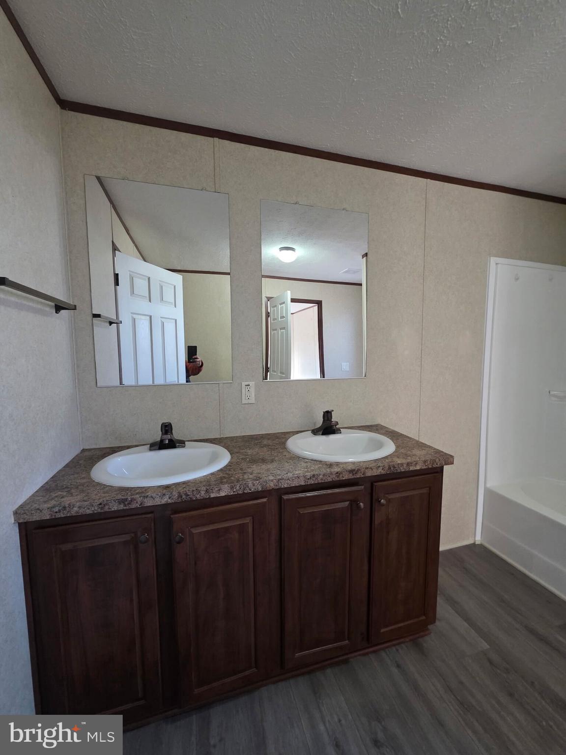 MORELAND TRAILER - Residential