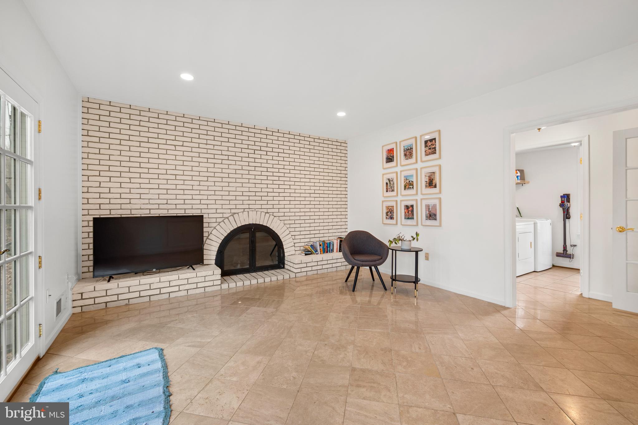 LAYHILL VIEW - Residential Lease