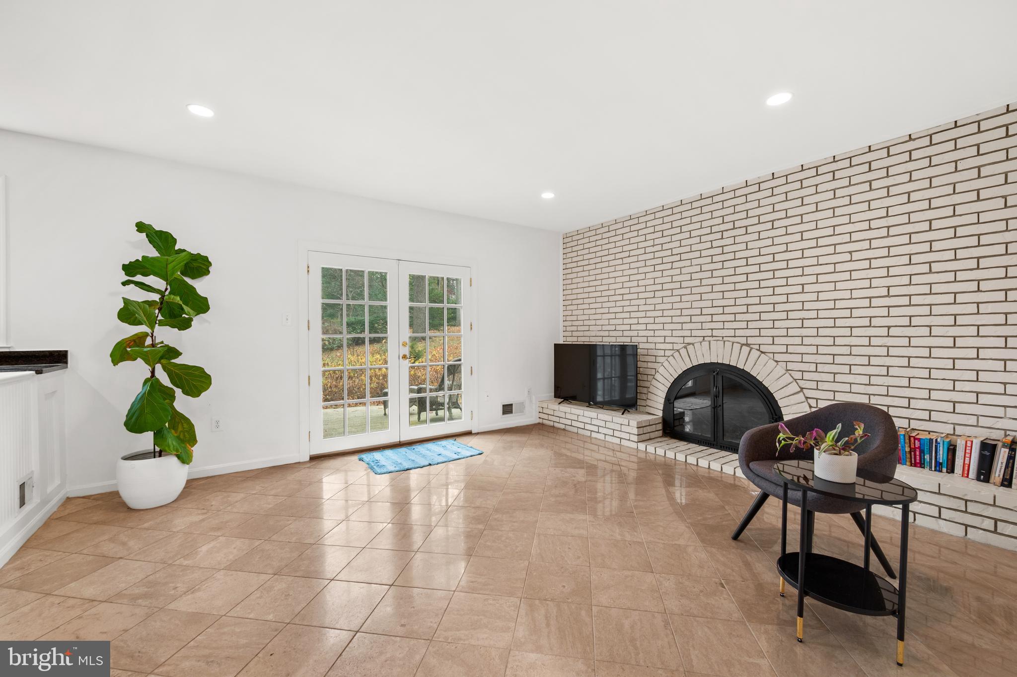 LAYHILL VIEW - Residential Lease