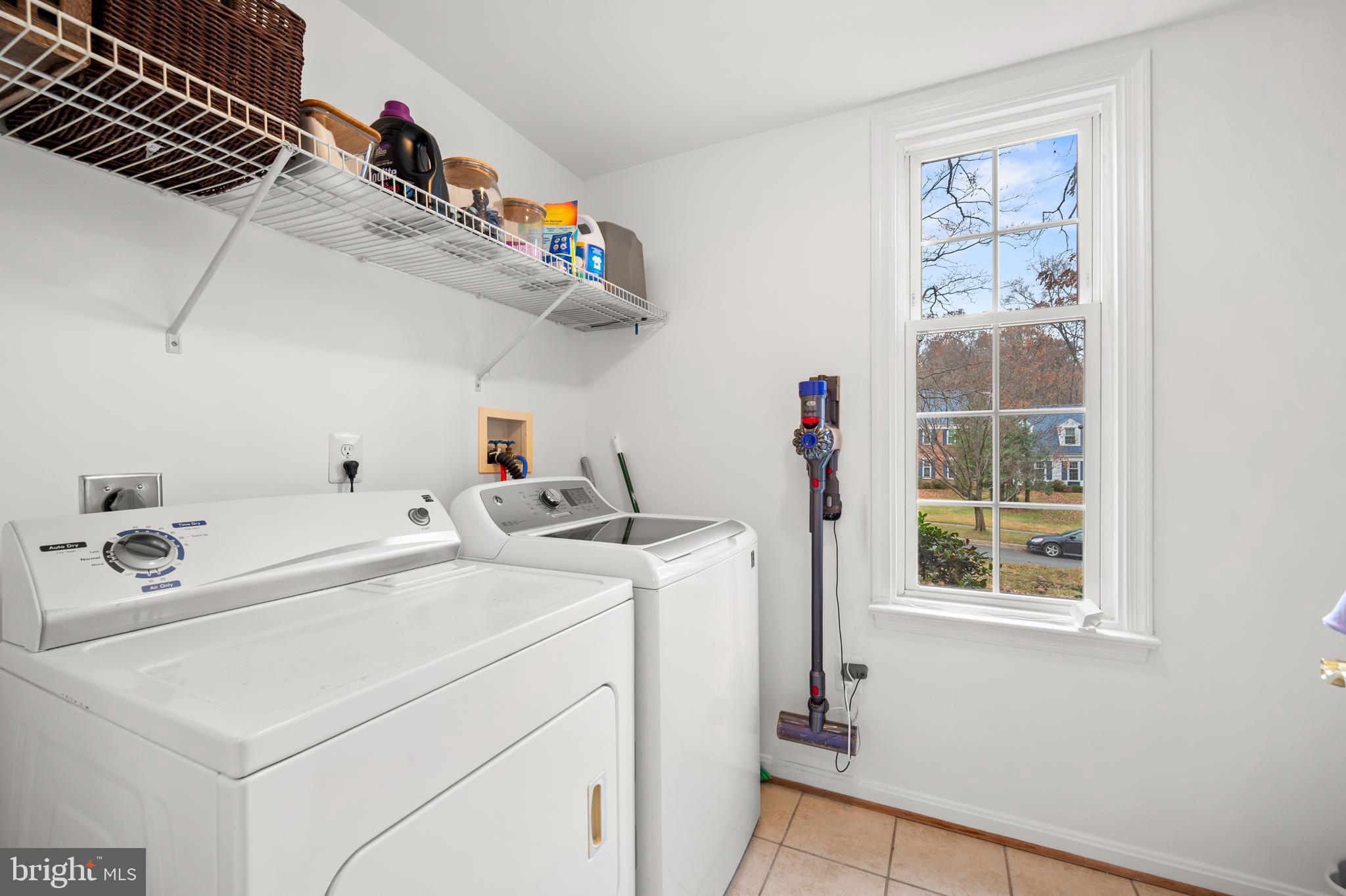 LAYHILL VIEW - Residential Lease