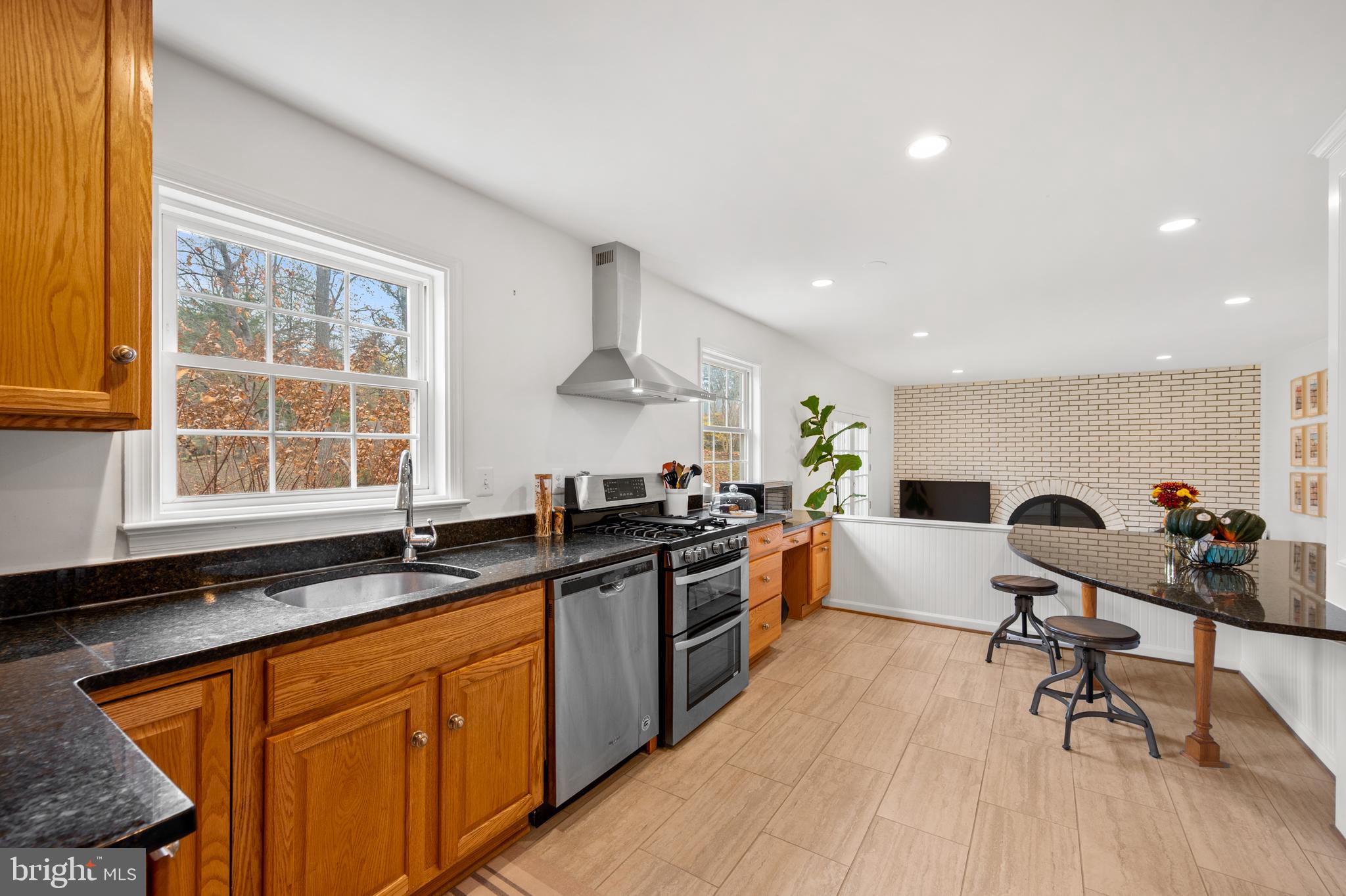 LAYHILL VIEW - Residential Lease