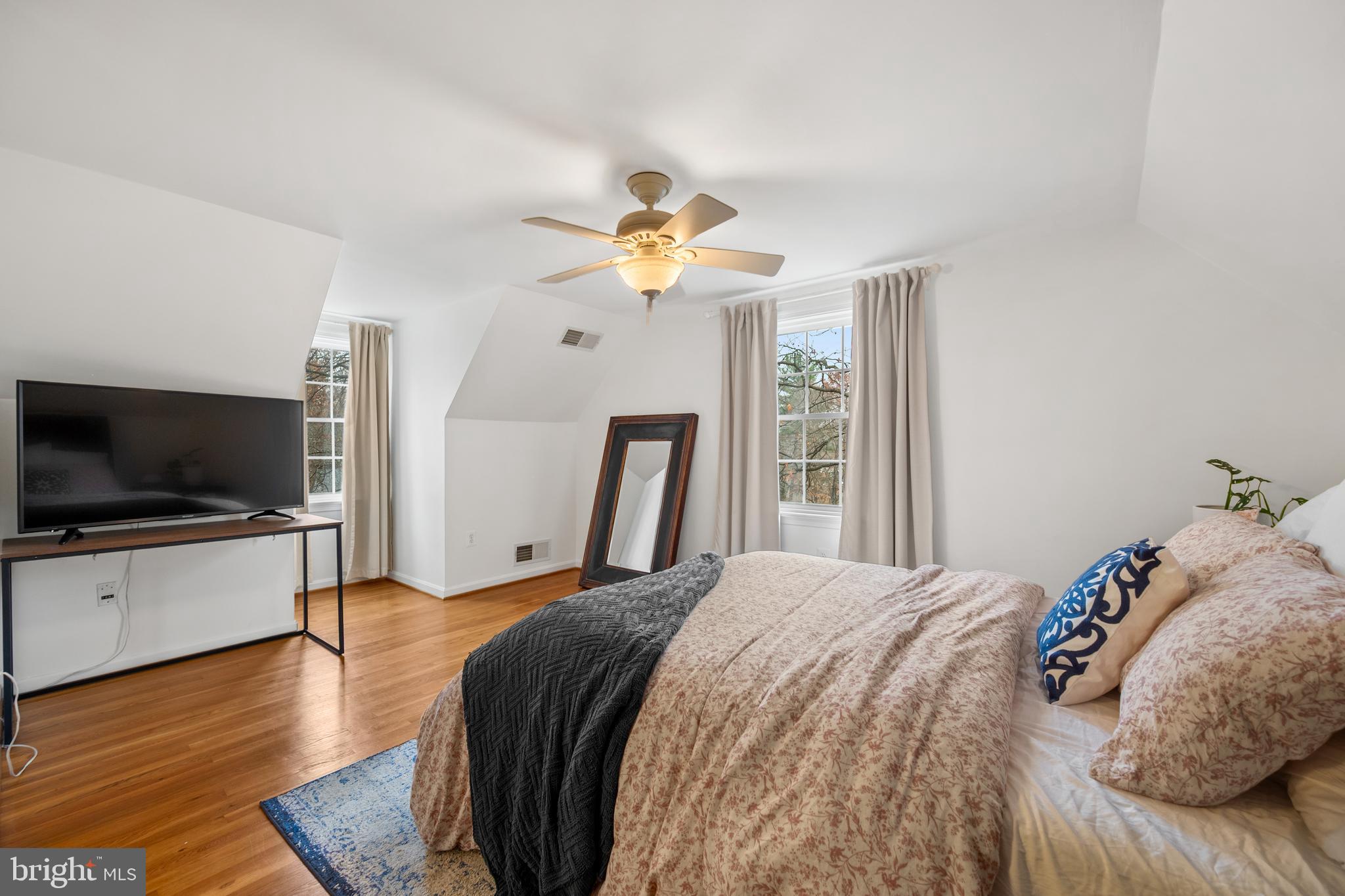 LAYHILL VIEW - Residential Lease