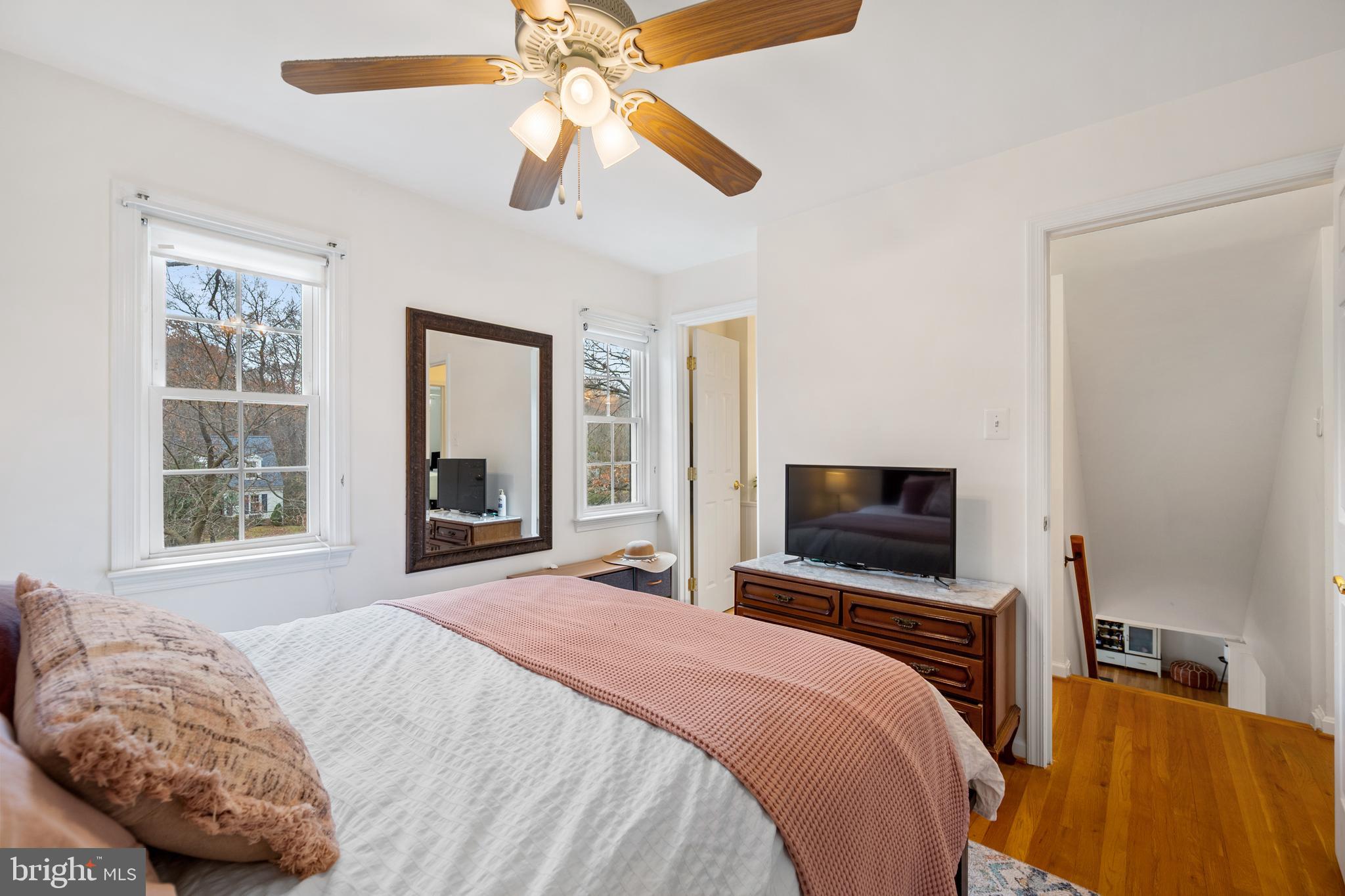 LAYHILL VIEW - Residential Lease