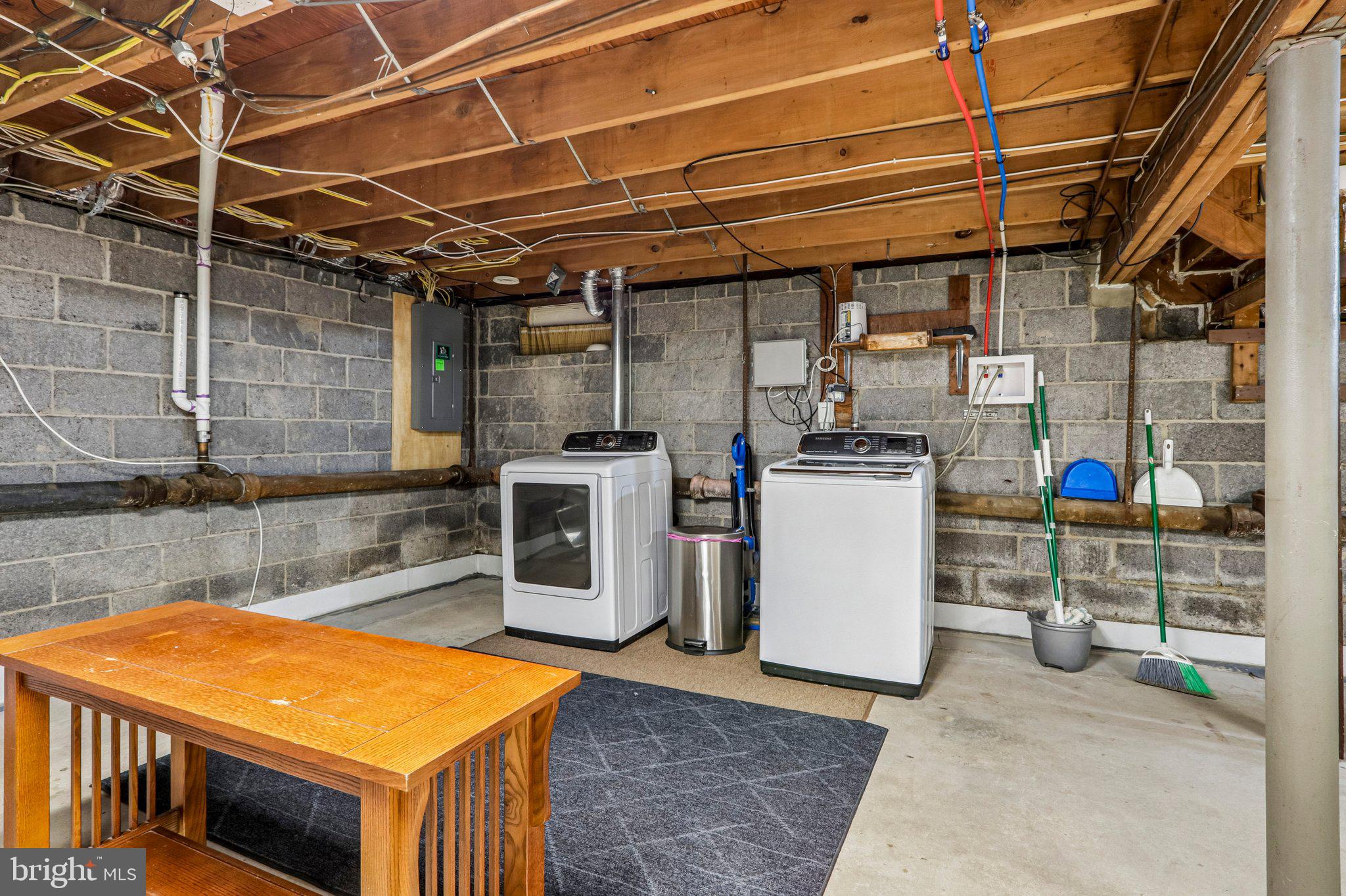 SPEEDWAY - Residential