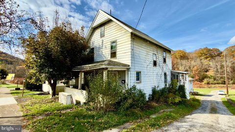 Apartment For Sale - 109 Broad Street<br/> Clarion County, NEW BETHLEHEM, PA 16242
