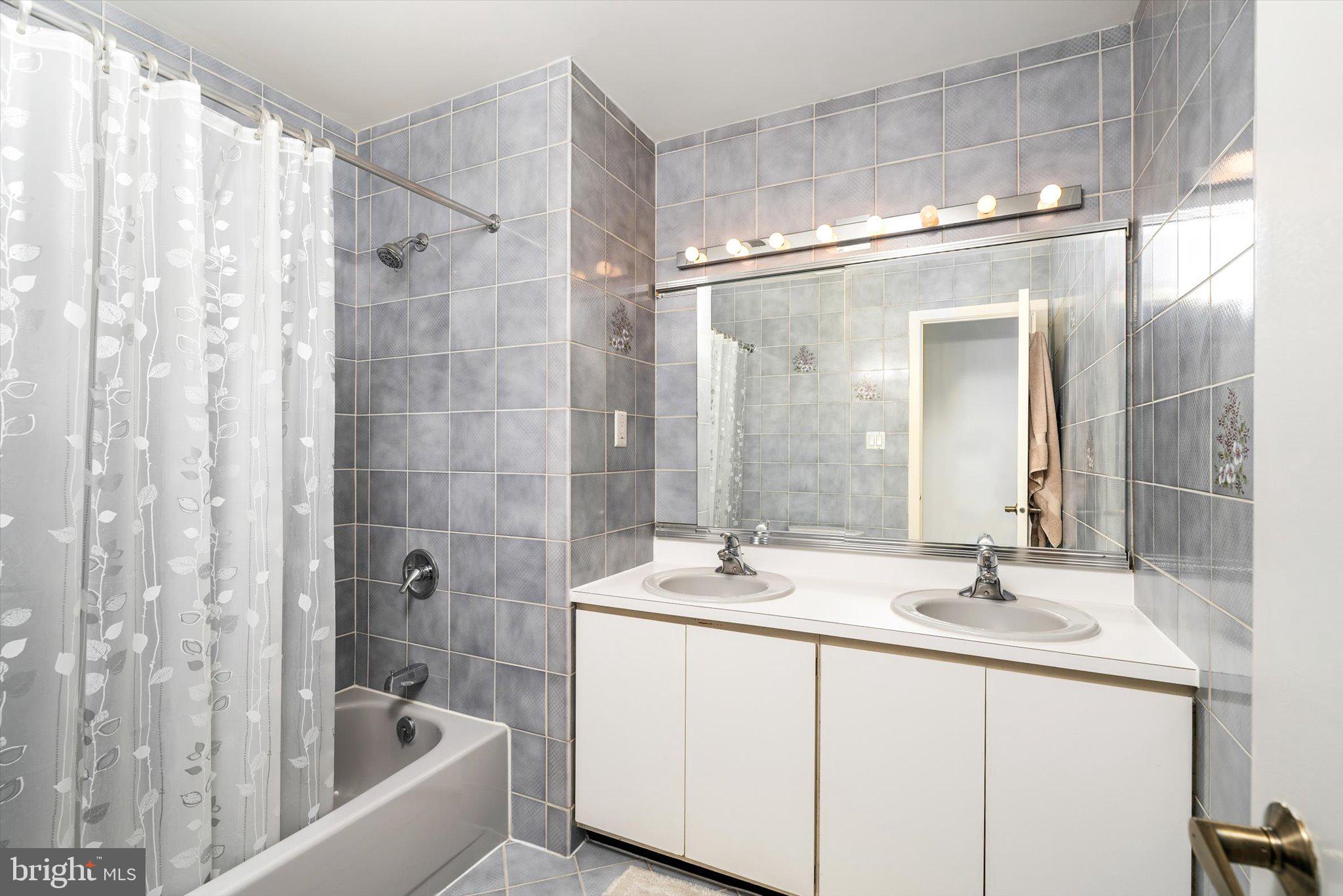 MAKEFIELD ESTATES - Residential